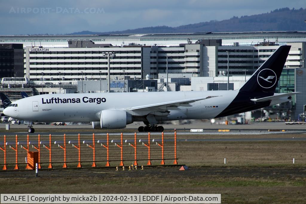 D-ALFE, 2015 Boeing 777-FBT C/N 41678, Taxiing