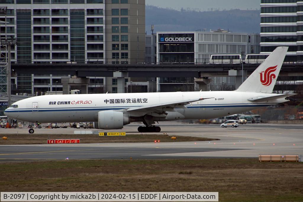 B-2097, 2014 Boeing 777-FFT C/N 44680, Landing