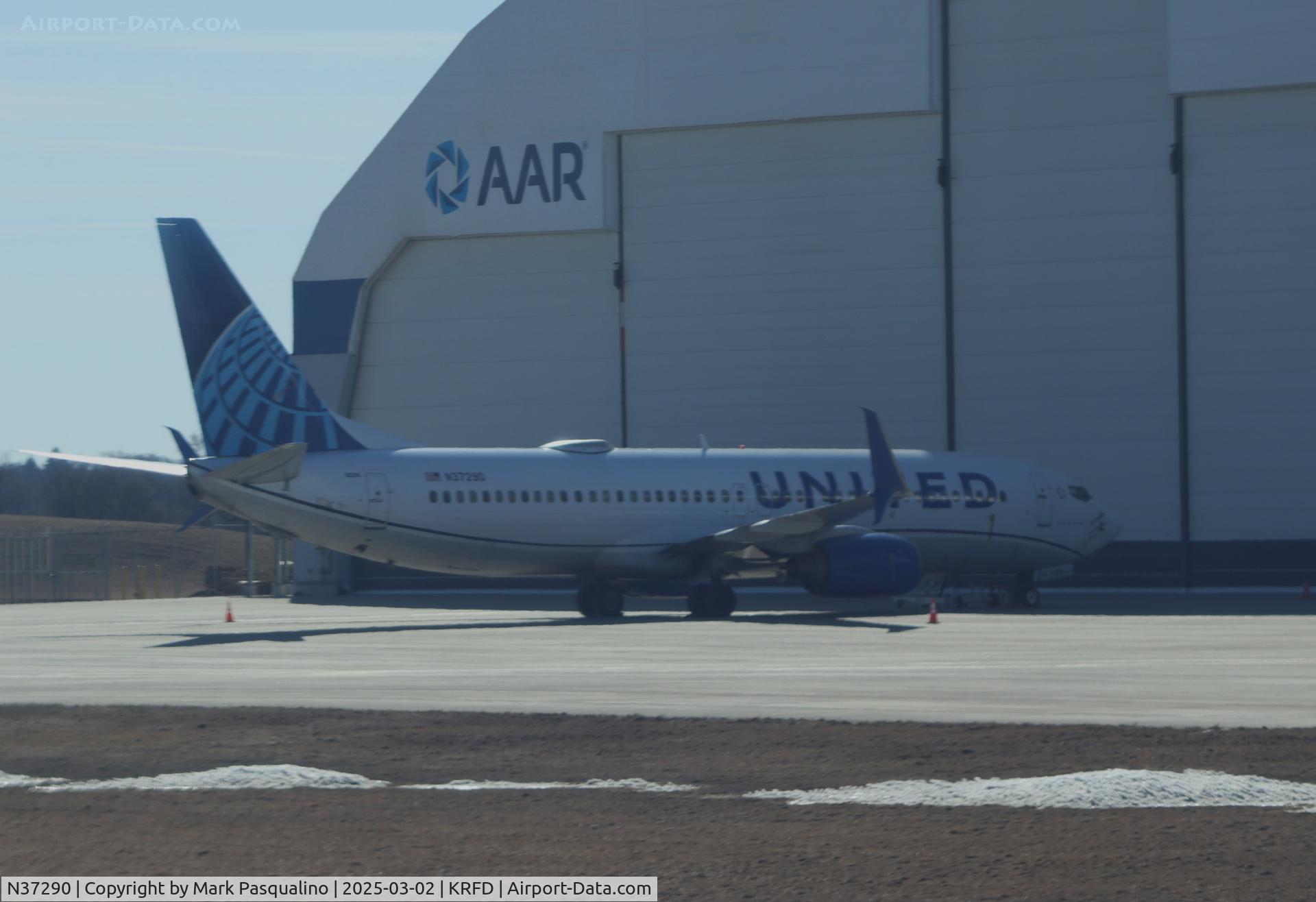 N37290, 2004 Boeing 737-824 C/N 31601, Boeing 737-824