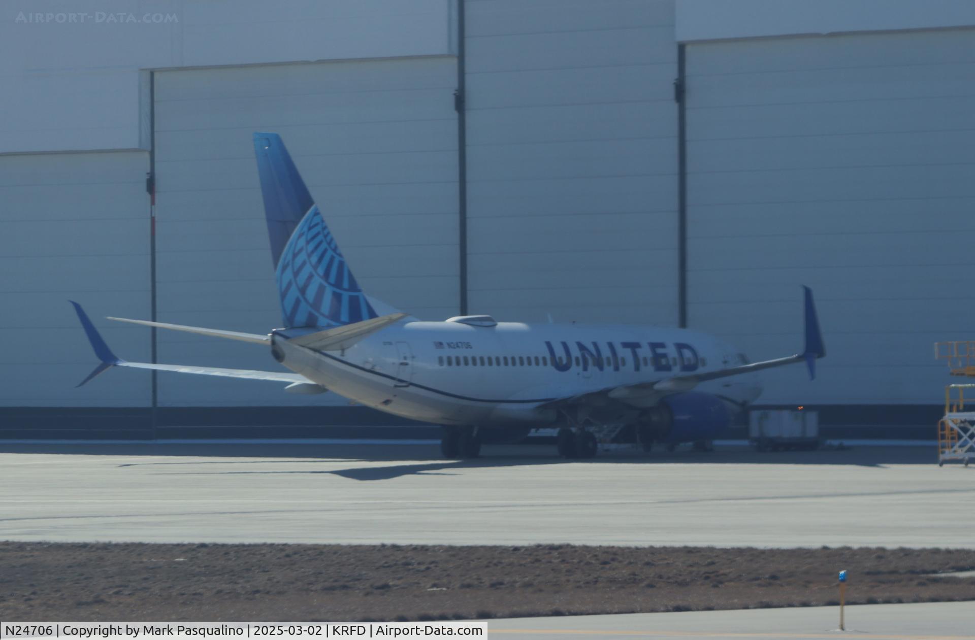 N24706, 1998 Boeing 737-724 C/N 28767, Boeing 737-724