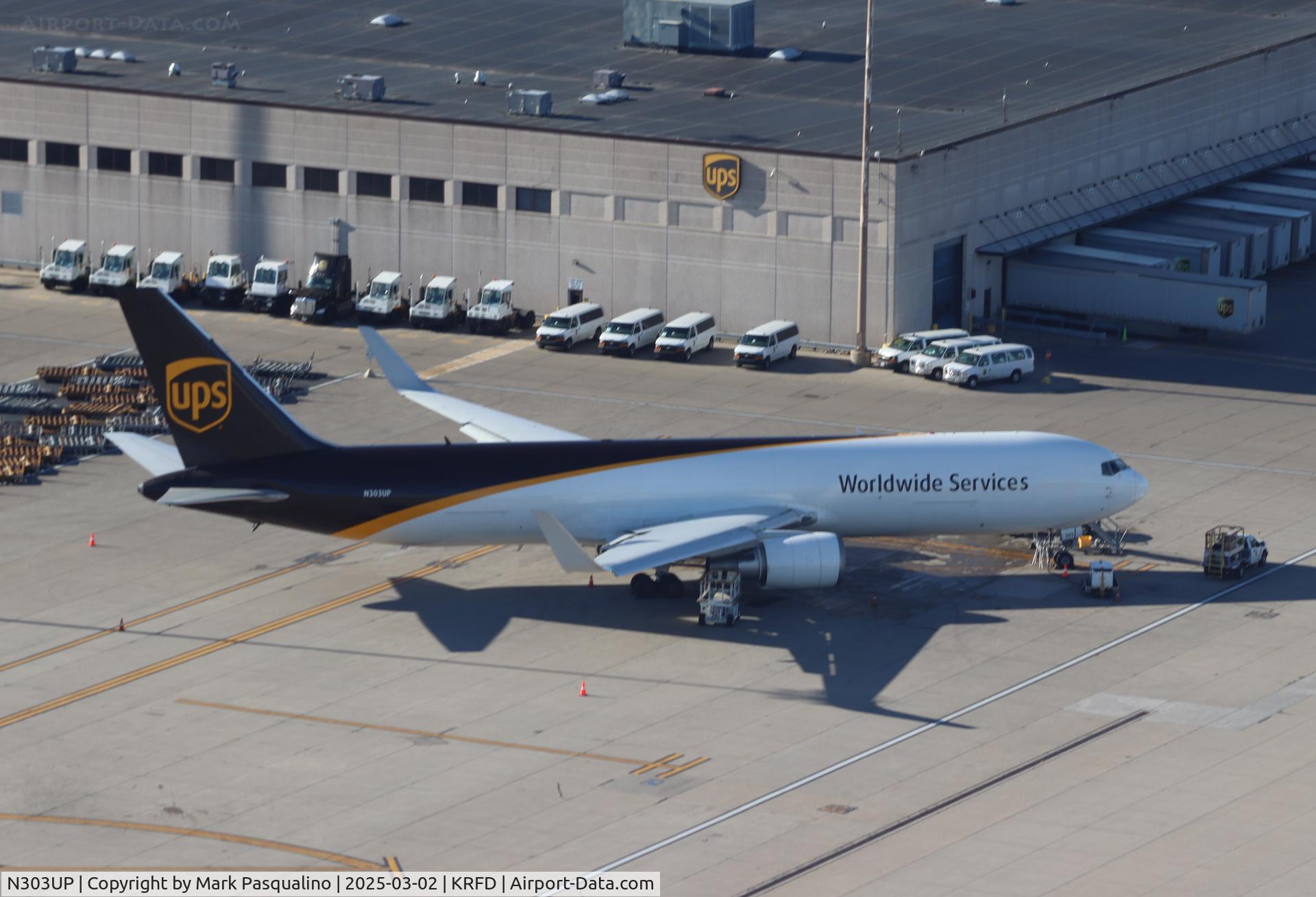 N303UP, 1995 Boeing 767-34AF C/N 27241, Boeing 767-34AF