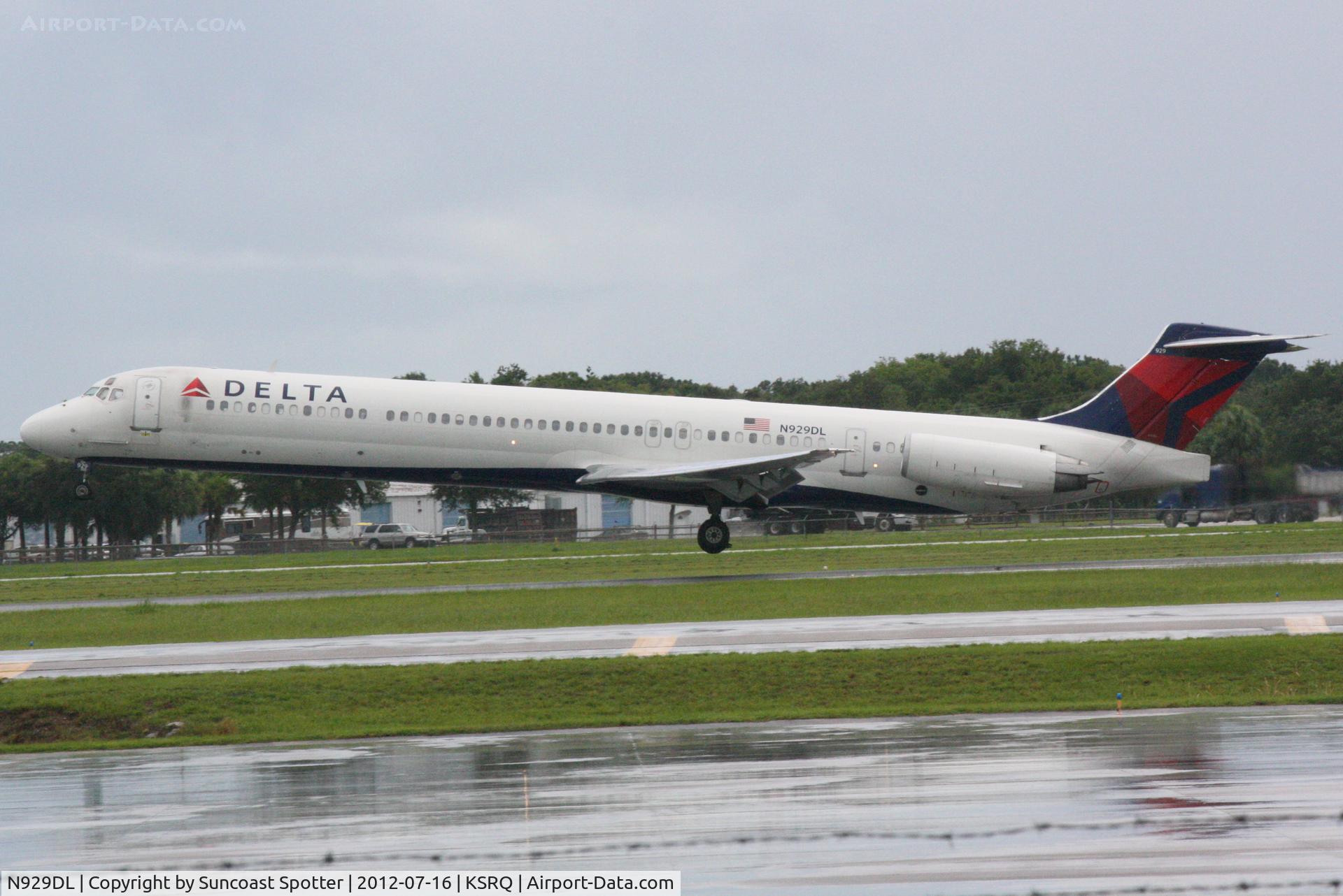 N929DL, 1988 McDonnell Douglas MD-88 C/N 49716, Delta Flight 1678 arrives at Sarasota-Bradenton International Airport following a flight from Hartsfield-Jackson Atlanta International Airport