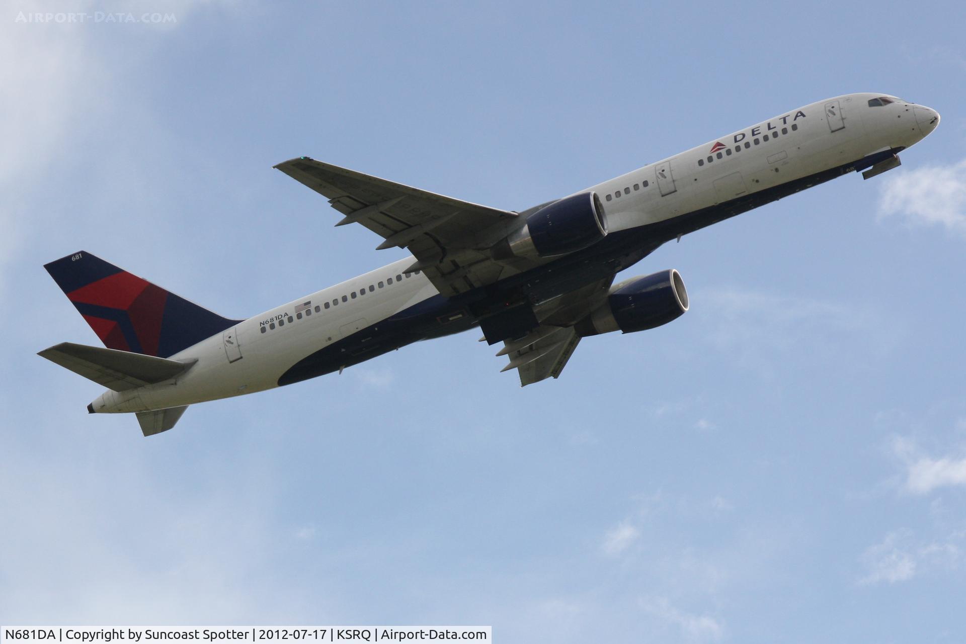 N681DA, 1993 Boeing 757-232 C/N 26957, Delta Flight 778 departs Sarasota-Bradenton International Airport enroute to Hartsfield-Jackson International Airport