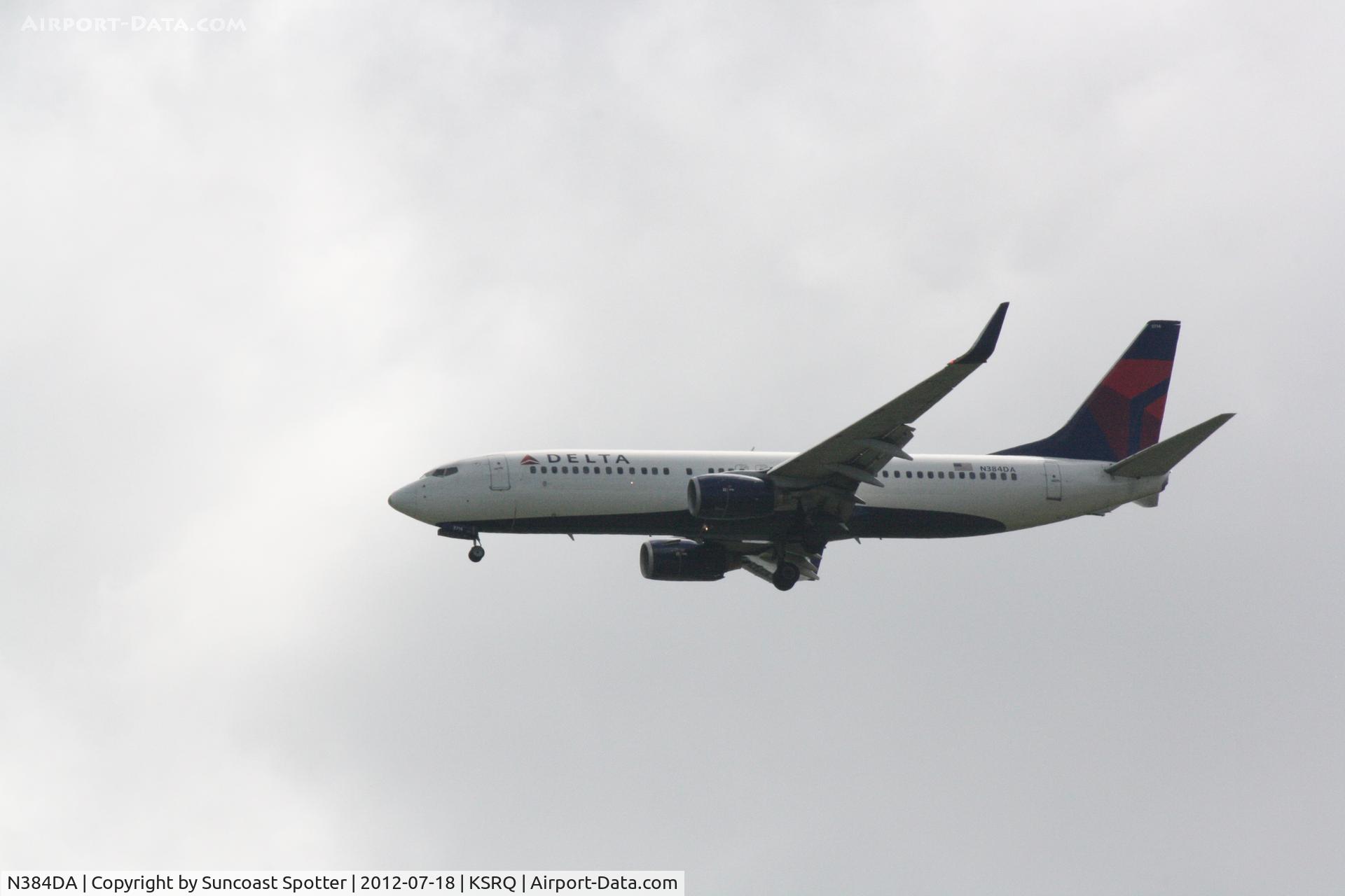 N384DA, 1999 Boeing 737-832 C/N 30347, Delta Flight 2298 on approach to Runway 32 at Sarasota-Bradenton International Airport following a flight from Hartsfield-Jackson International Airport