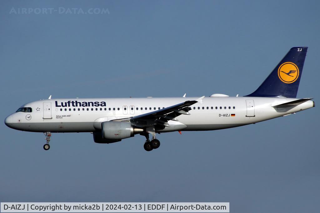 D-AIZJ, 2010 Airbus A320-214 C/N 4449, Landing