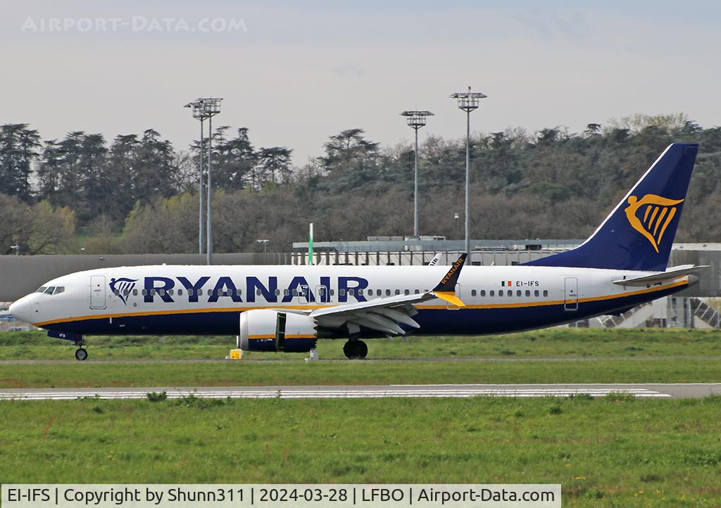 EI-IFS, 2022 Boeing 737-8200 MAX C/N 67135, Landing 14R