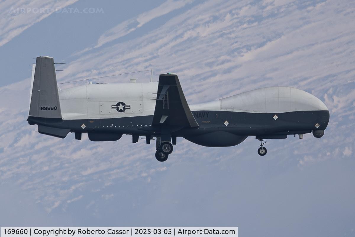 169660, Northrop Grumman MQ-4C Triton C/N 0000, Arrival