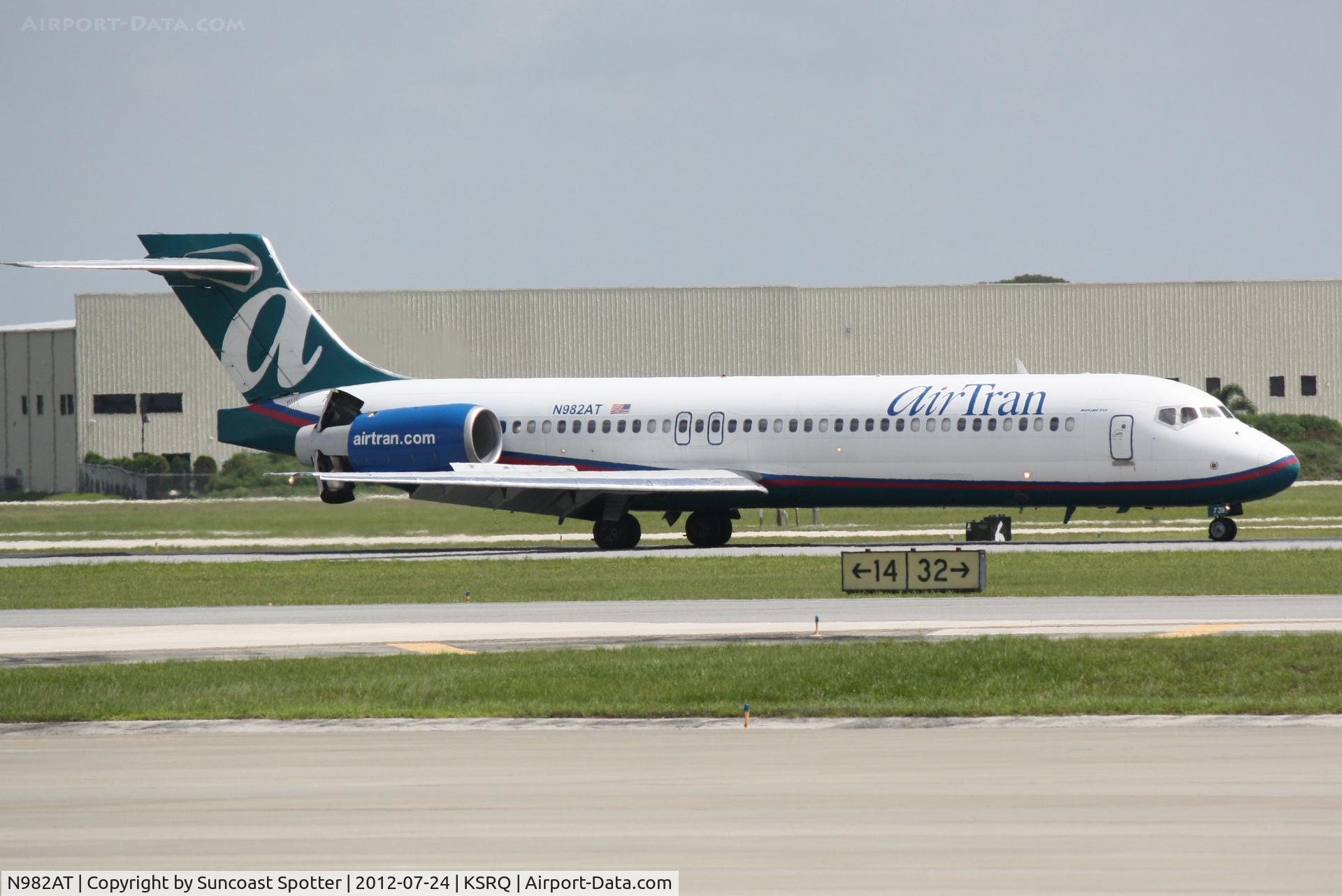 N982AT, 2002 Boeing 717-200 C/N 55041, AirTran Flight 296 arrives at Sarasota-Bradenton International Airport following a flight from Hartsfield-Jackson Atlanta International Airport