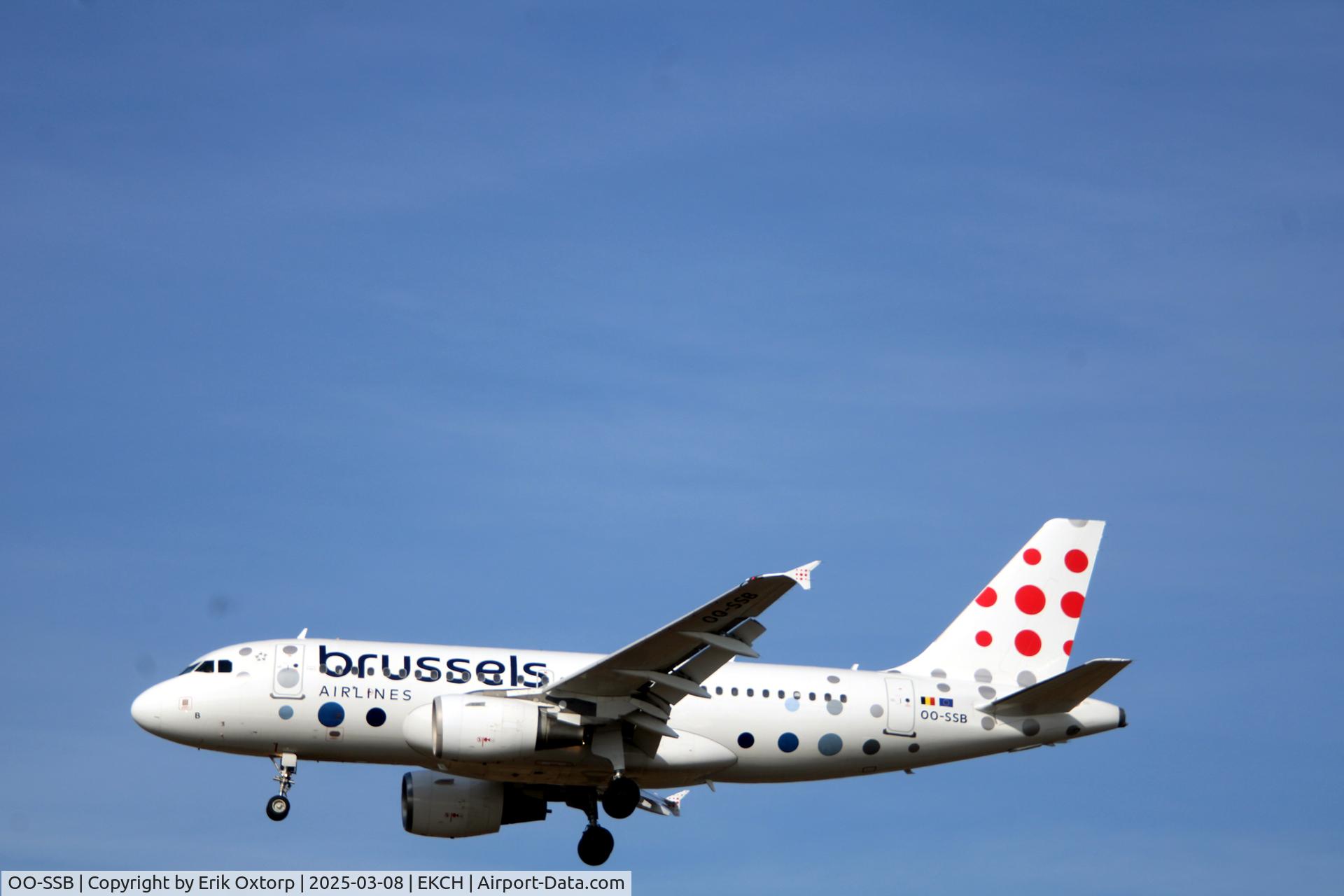 OO-SSB, 2005 Airbus A319-111 C/N 2400, OO-SSB landing rw 22L