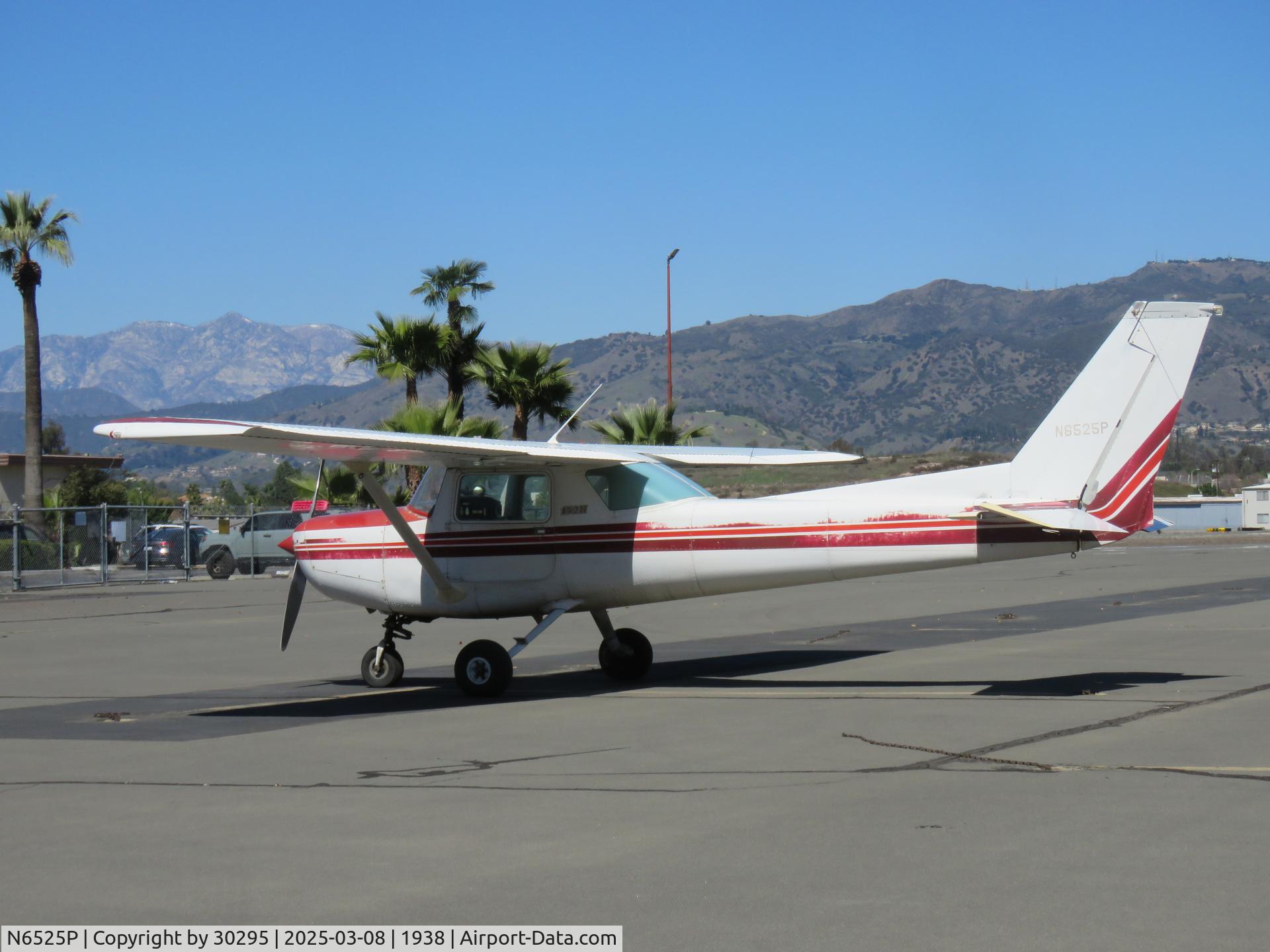 N6525P, 1981 Cessna 152 C/N 15285028, Parked