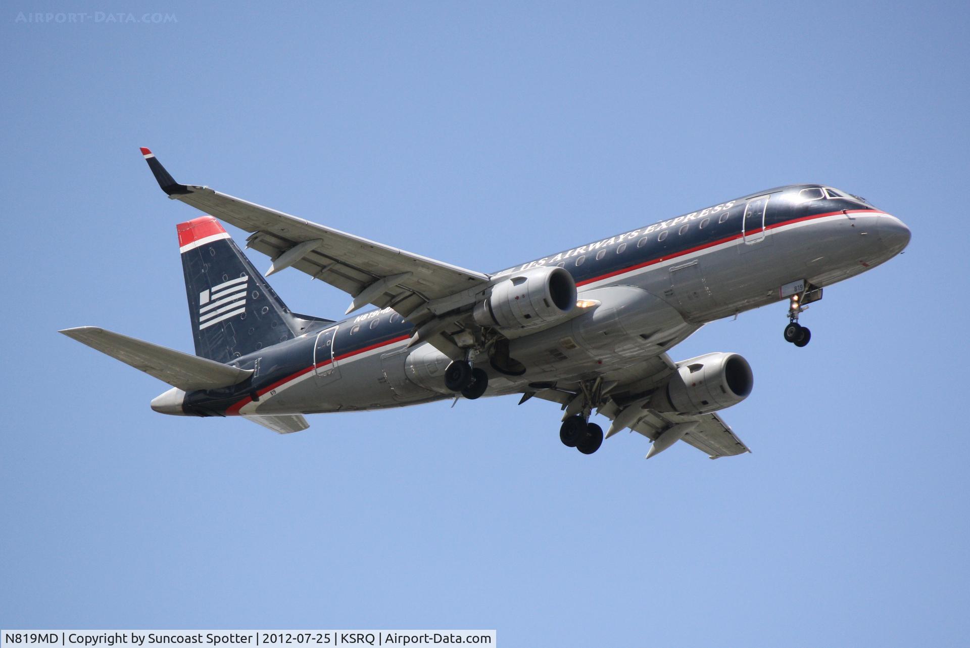 N819MD, 2004 Embraer 170SU (ERJ-170-100SU) C/N 17000040, US Air Flight 3327 operated by Republic on approach to Sarasota-Bradenton International Airport following a flight from Reagan National Airport