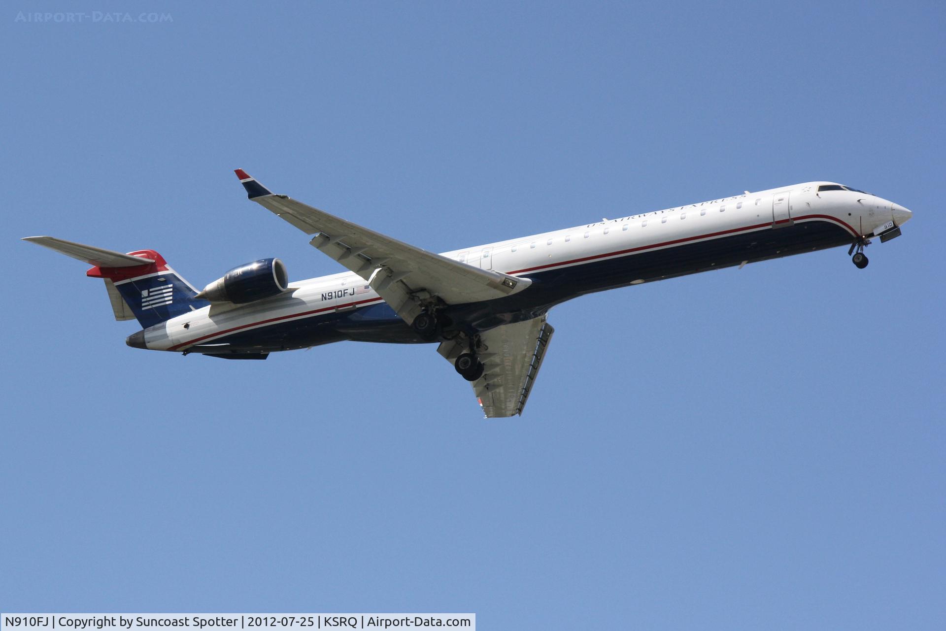 N910FJ, 2003 Bombardier CRJ-900ER (CL-600-2D24) C/N 15010, US Air Flight 2607 operated by Mesa on approach to Sarasota-Bradenton International Airport following a flight from Charlotte-Douglas International Airport