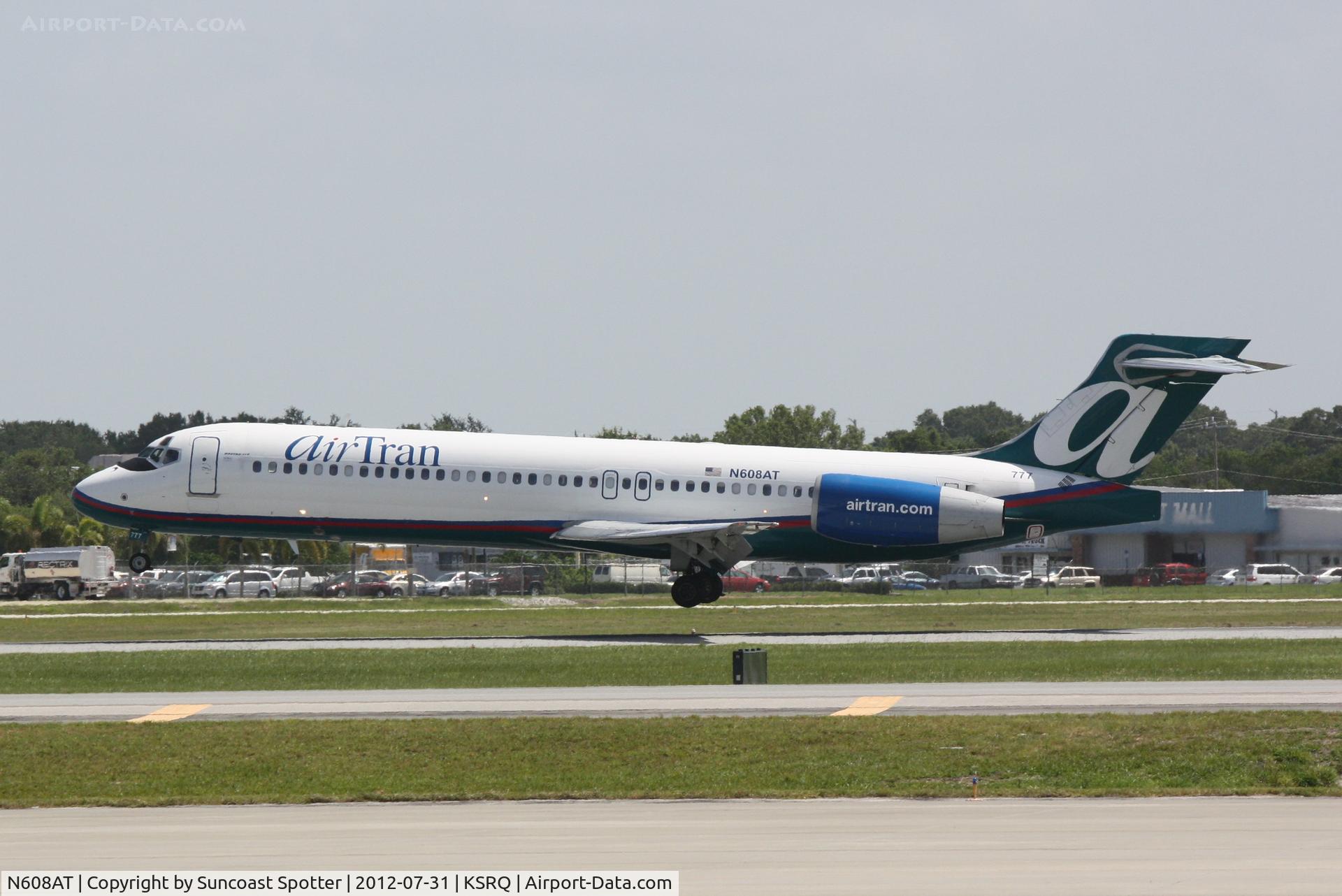 N608AT, 2000 Boeing 717-200 C/N 55081, AirTran Flight 296 arrives at Sarasota-Bradenton International Airport following a flight from Hartsfield-Jackson Atlanta International Airport