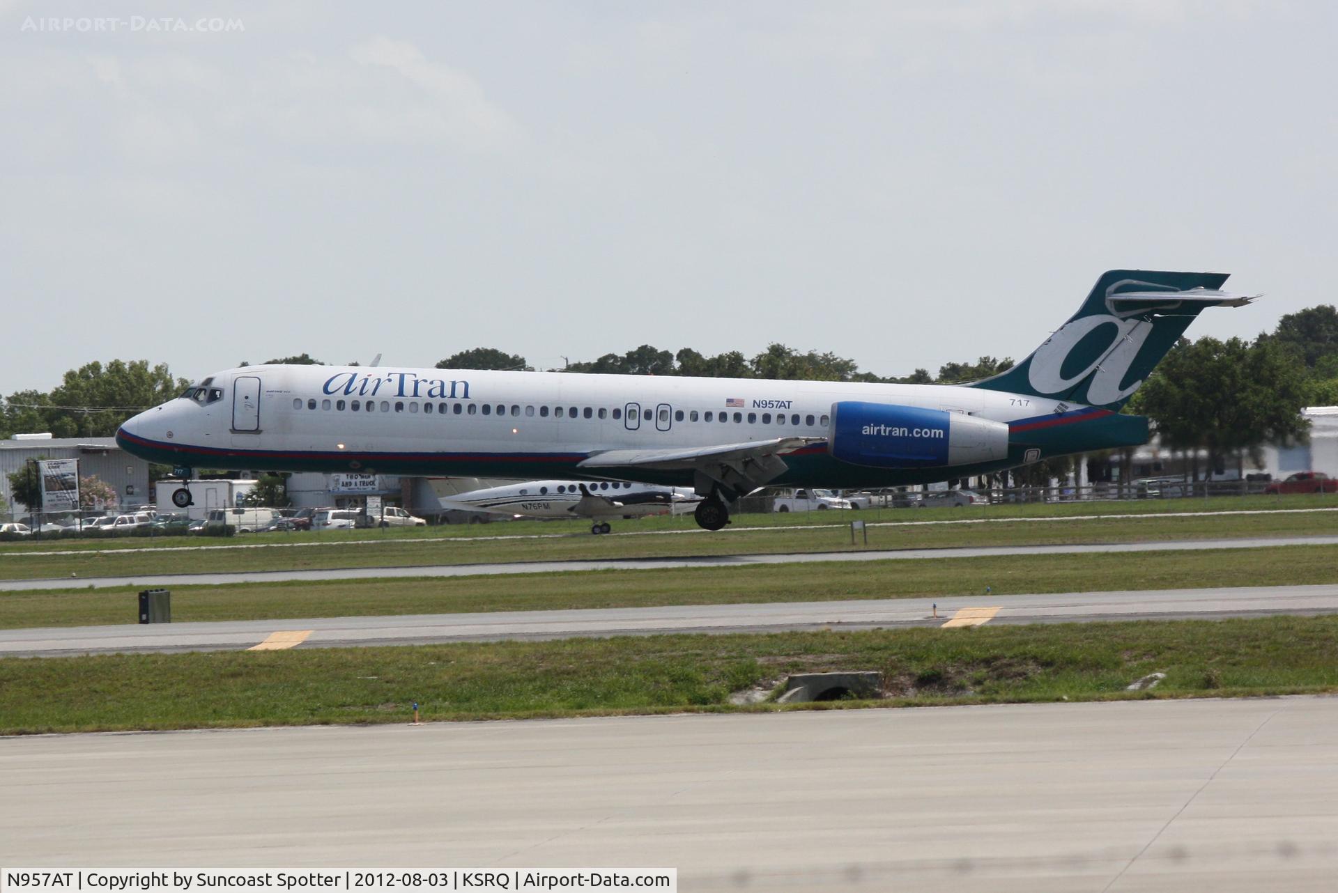 N957AT, 2000 Boeing 717-200 C/N 55019, AirTran Flight 296 arrives at Sarasota-Bradenton International Airport following a flight from Hartsfield-Jackson Atlanta International Airport