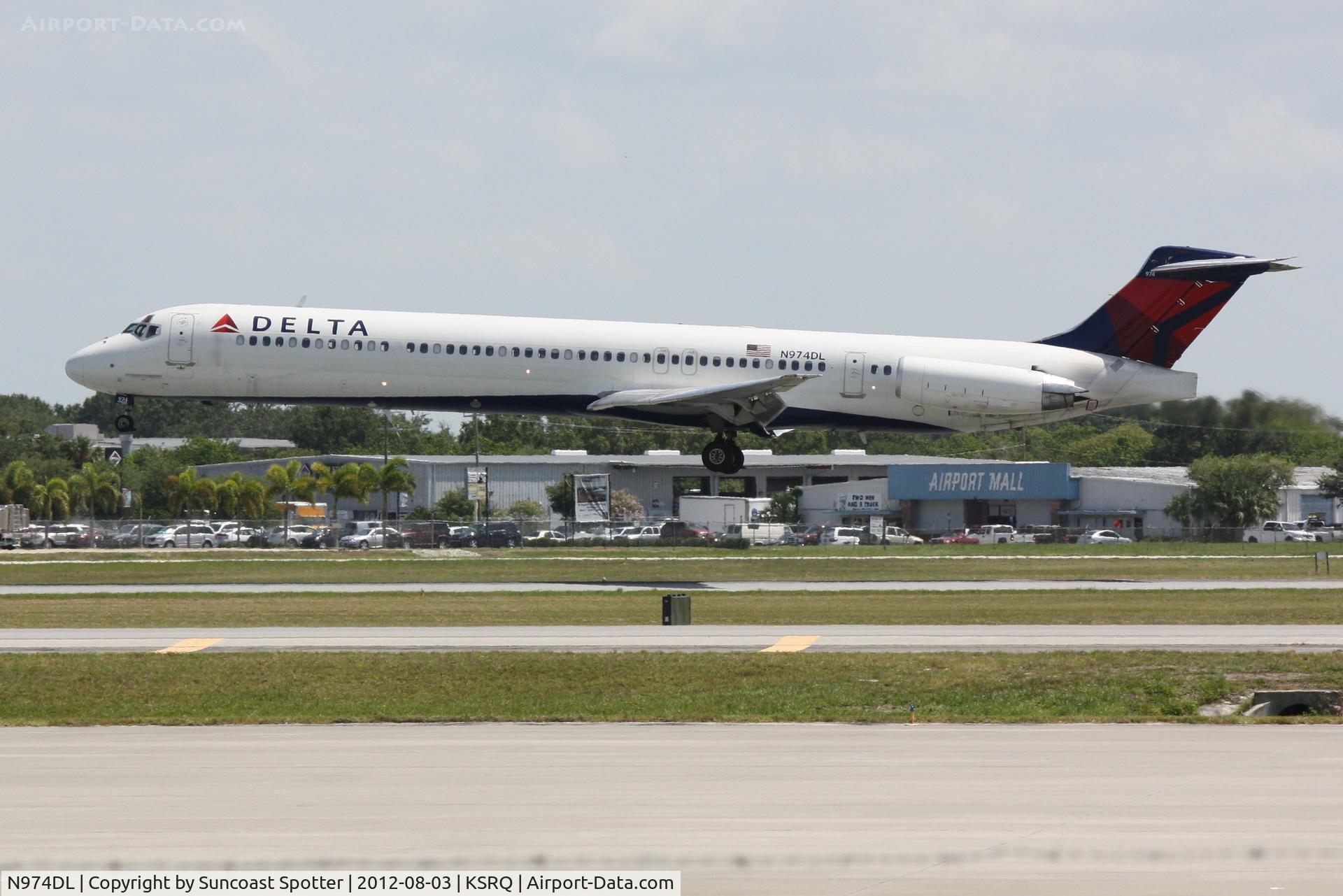 N974DL, 1991 McDonnell Douglas MD-88 C/N 53242, Delta Flight 1678 arrives at Sarasota-Bradenton International Airport following a flight from Hartsfield Jackson International Airport