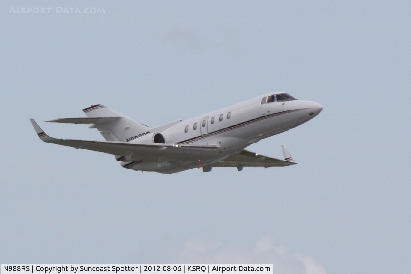 N988RS, 2002 Raytheon Hawker 800XP C/N 258598, Flightworks Flight 988 departs Sarasota-Bradenton International Airport enroute to Dulles International Airport