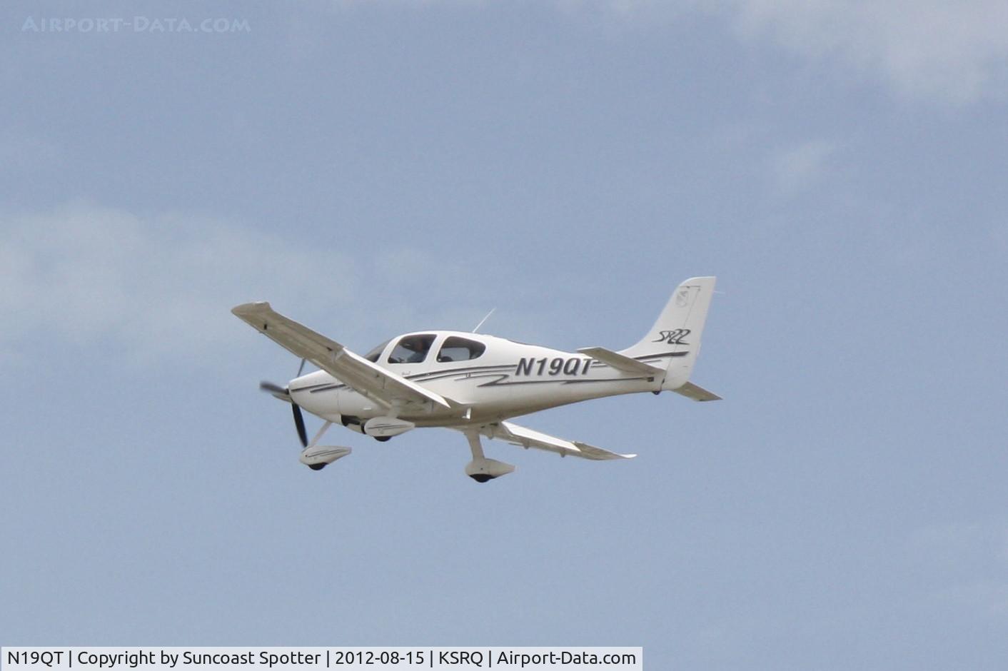 N19QT, 2003 Cirrus SR22 C/N 0593, Cirrus SR-22 departs Sarasota-Bradenton International Airport