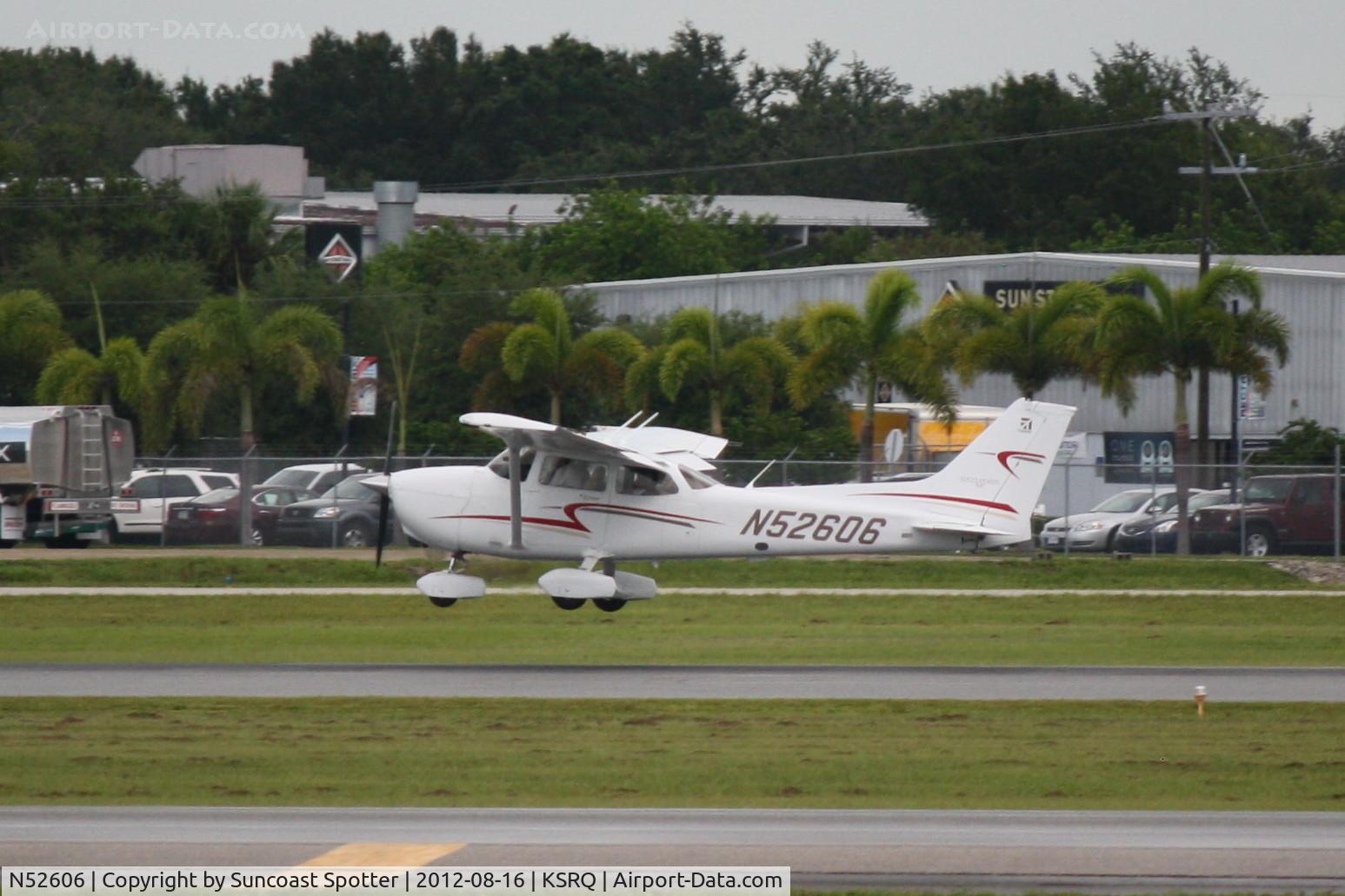 N52606, Cessna 172S C/N 172S10995, Cessna Skyhawk departs Sarasota-Bradenton International Airport