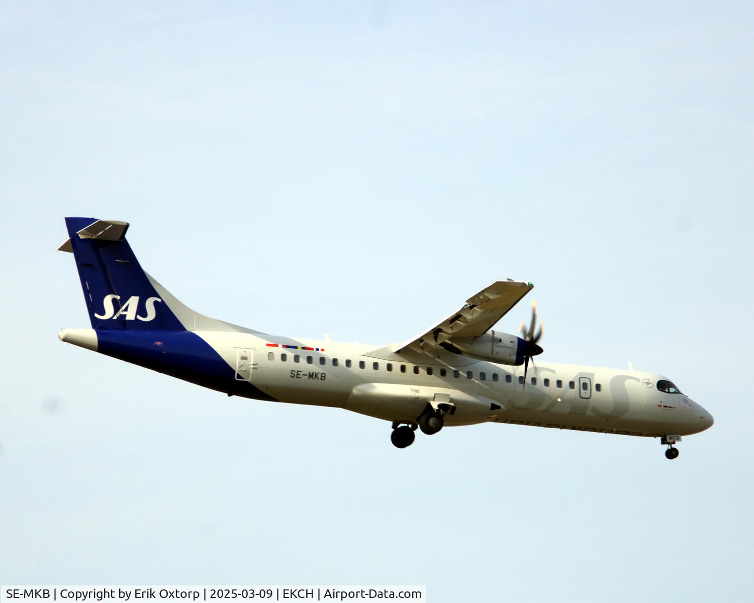 SE-MKB, 2015 ATR 72-212A C/N 1308, SE-MKB landing rw 04L