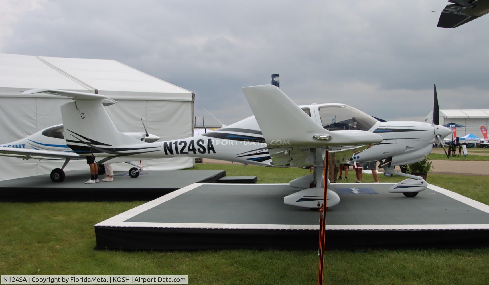 N124SA, 2023 Diamond DA 40 NG C/N 40.NC242, DA40 zx