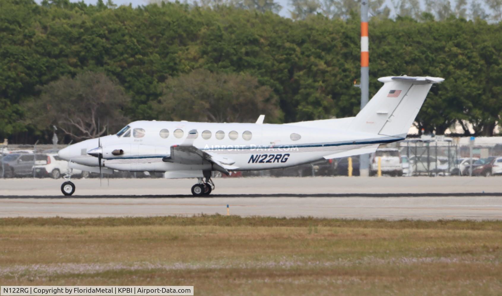 N122RG, 2005 Raytheon Aircraft Company B300 C/N FL-448, B300 zx 