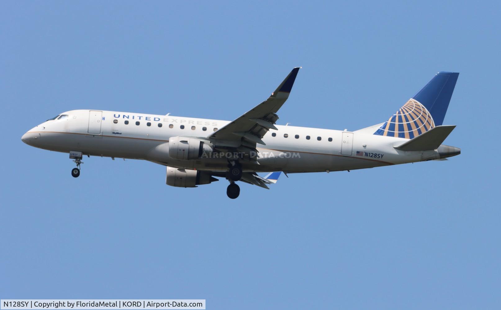 N128SY, 2014 Embraer 175LR (ERJ-170-200LR) C/N 17000445, SKW/UE E175 zx cmh-ord