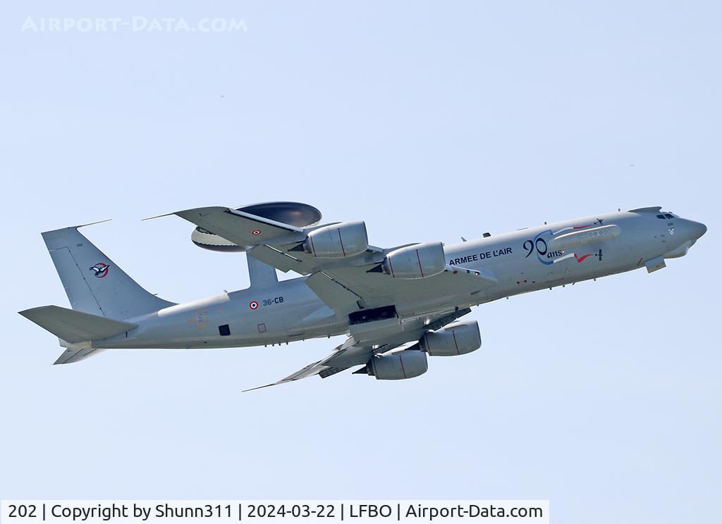202, 1991 Boeing E-3F (707-300) Sentry C/N 24116, Climbing after take off from rwy 32R
