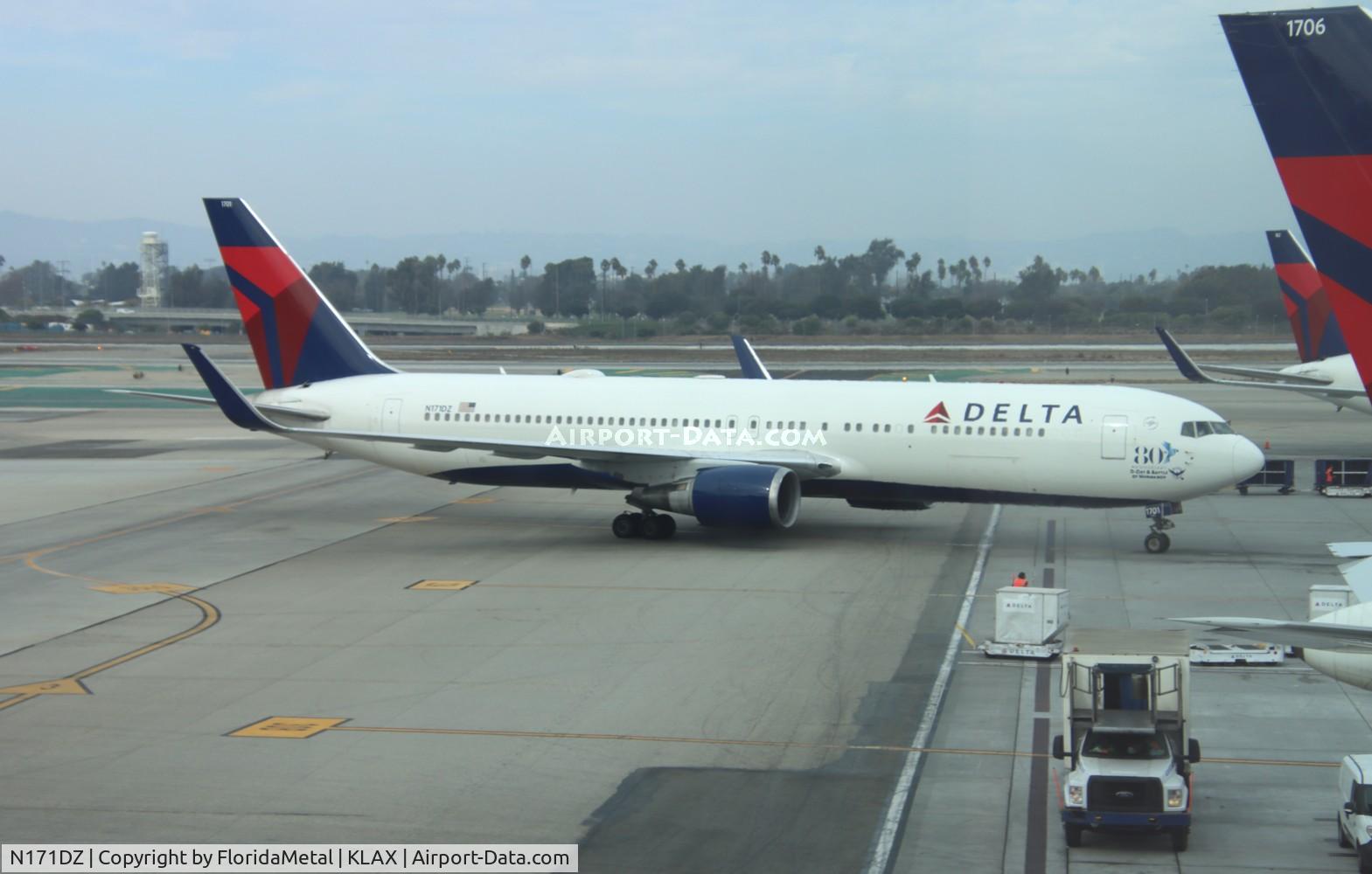 N171DZ, 1998 Boeing 767-332 C/N 29690, DAL 763 zx jfk-lax