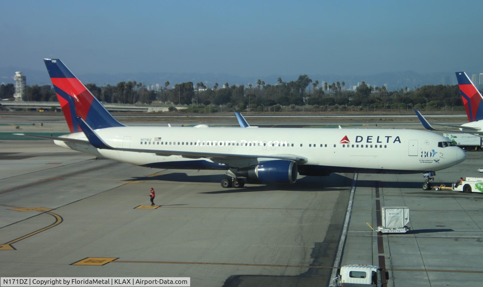 N171DZ, 1998 Boeing 767-332 C/N 29690, DAL 763 zx lax-jfk