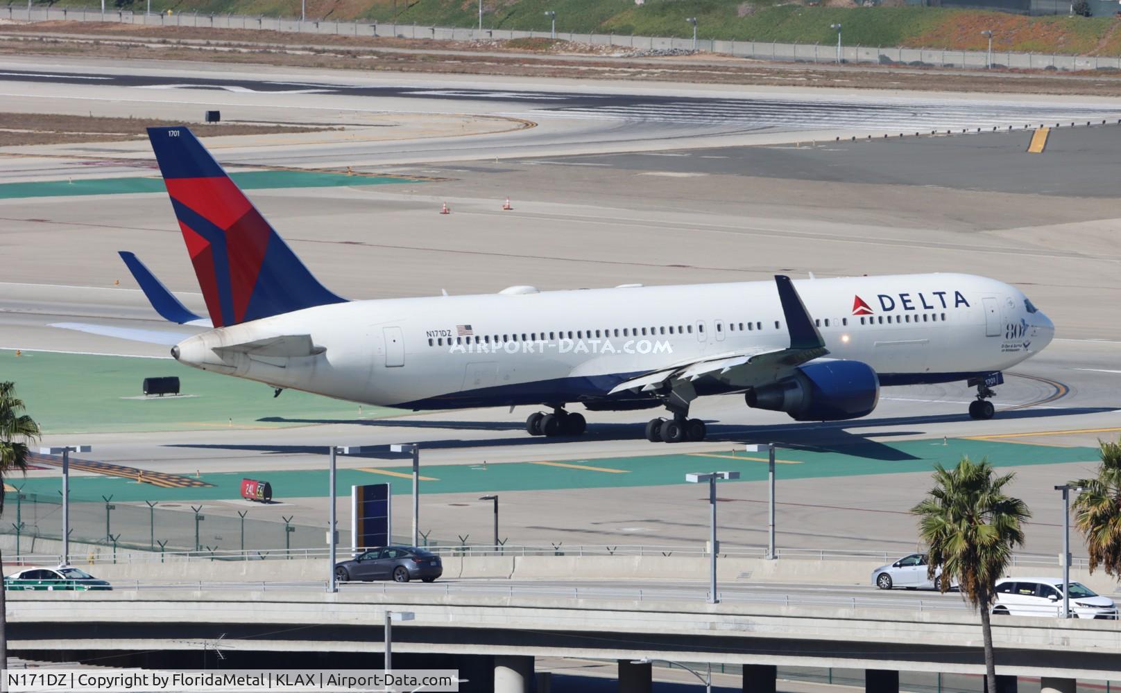 N171DZ, 1998 Boeing 767-332 C/N 29690, DAL 763 zx lax-jfk