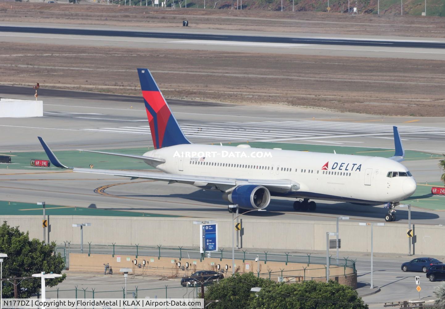 N177DZ, 1999 Boeing 767-332 C/N 29698, DAL 763 zx lax-hnl