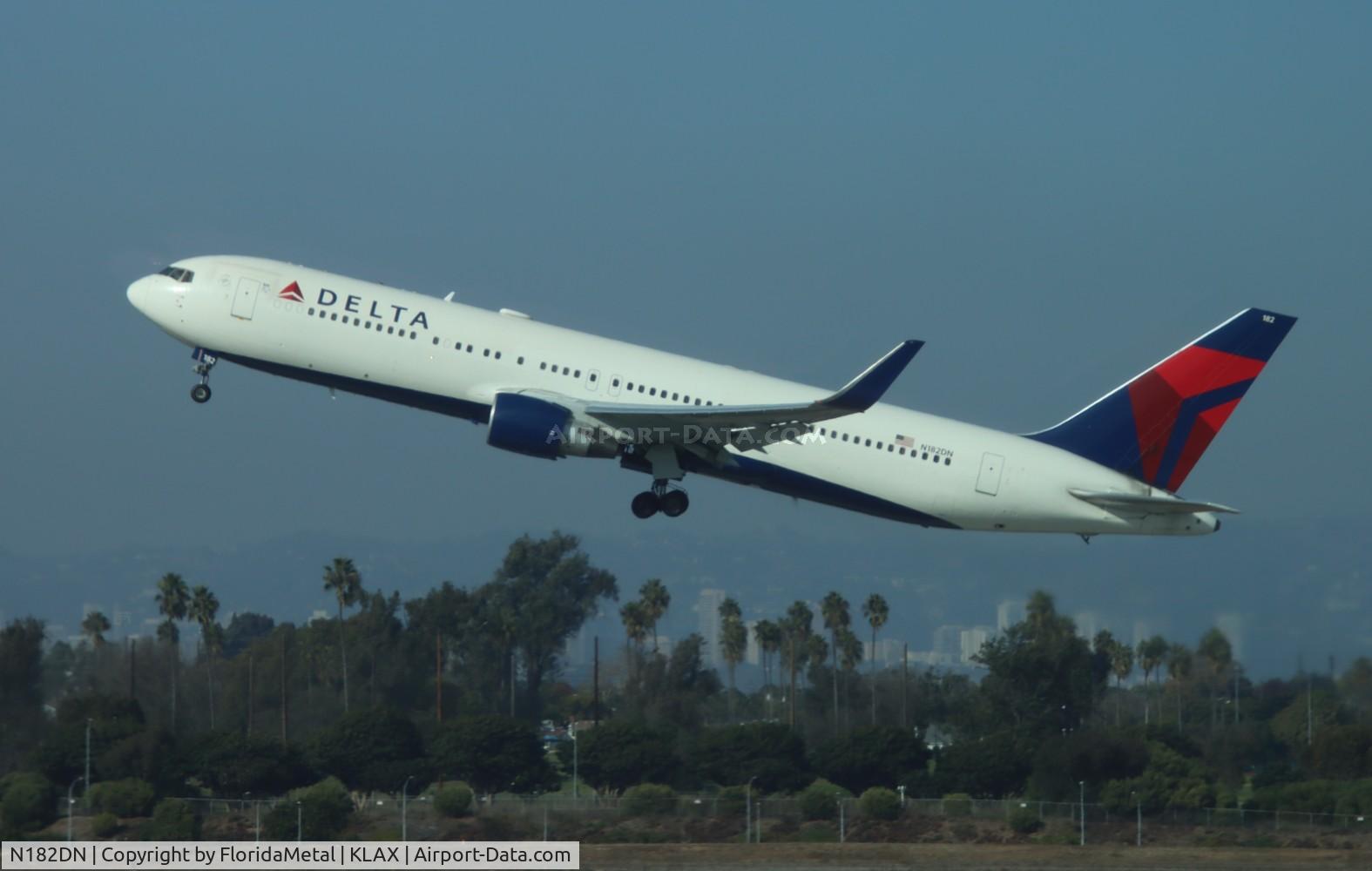 N182DN, 1992 Boeing 767-332/ER C/N 25987, DAL 763 zx lax-vcv