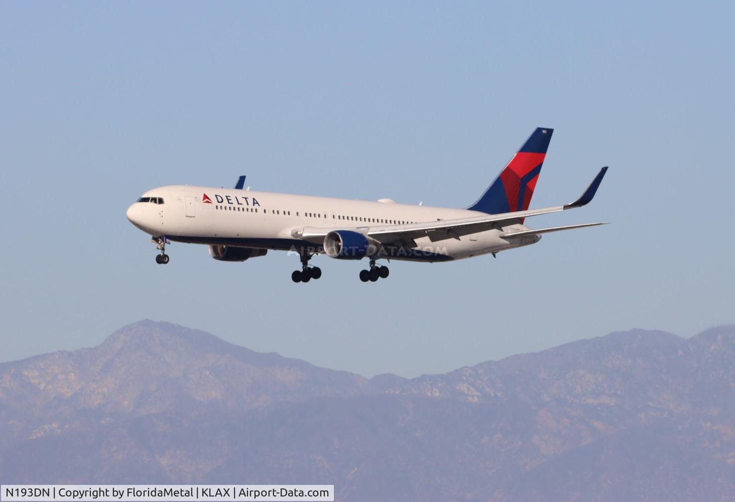 N193DN, 1997 Boeing 767-332 C/N 28450, DAL 763 zx hnl-lax