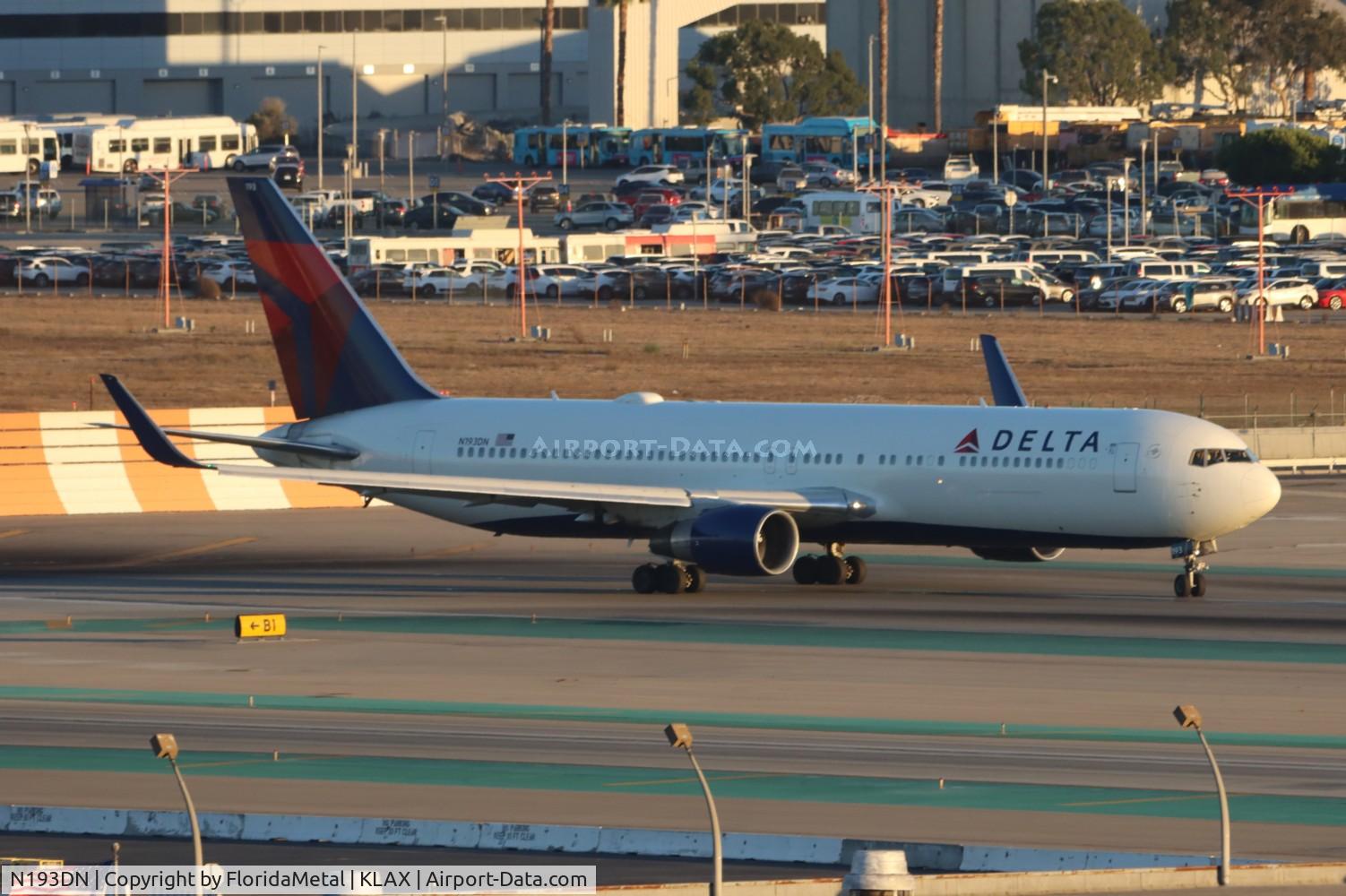 N193DN, 1997 Boeing 767-332 C/N 28450, DAL 763 zx lax-jfk