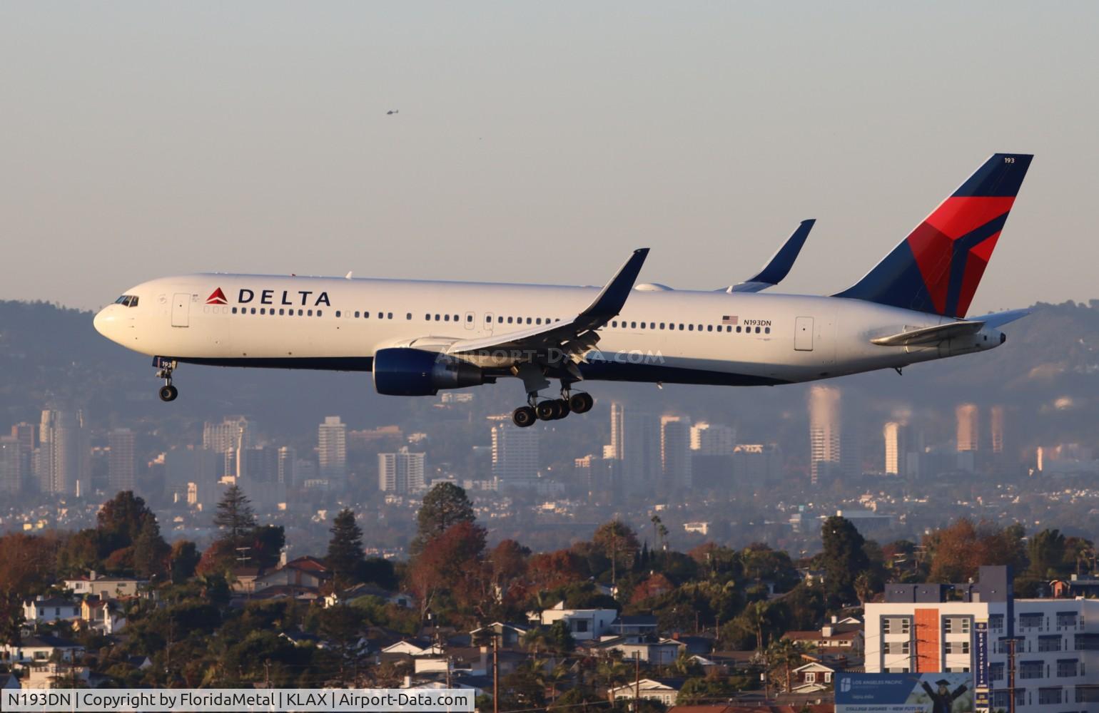N193DN, 1997 Boeing 767-332 C/N 28450, DAL 763 zx jfk-lax
