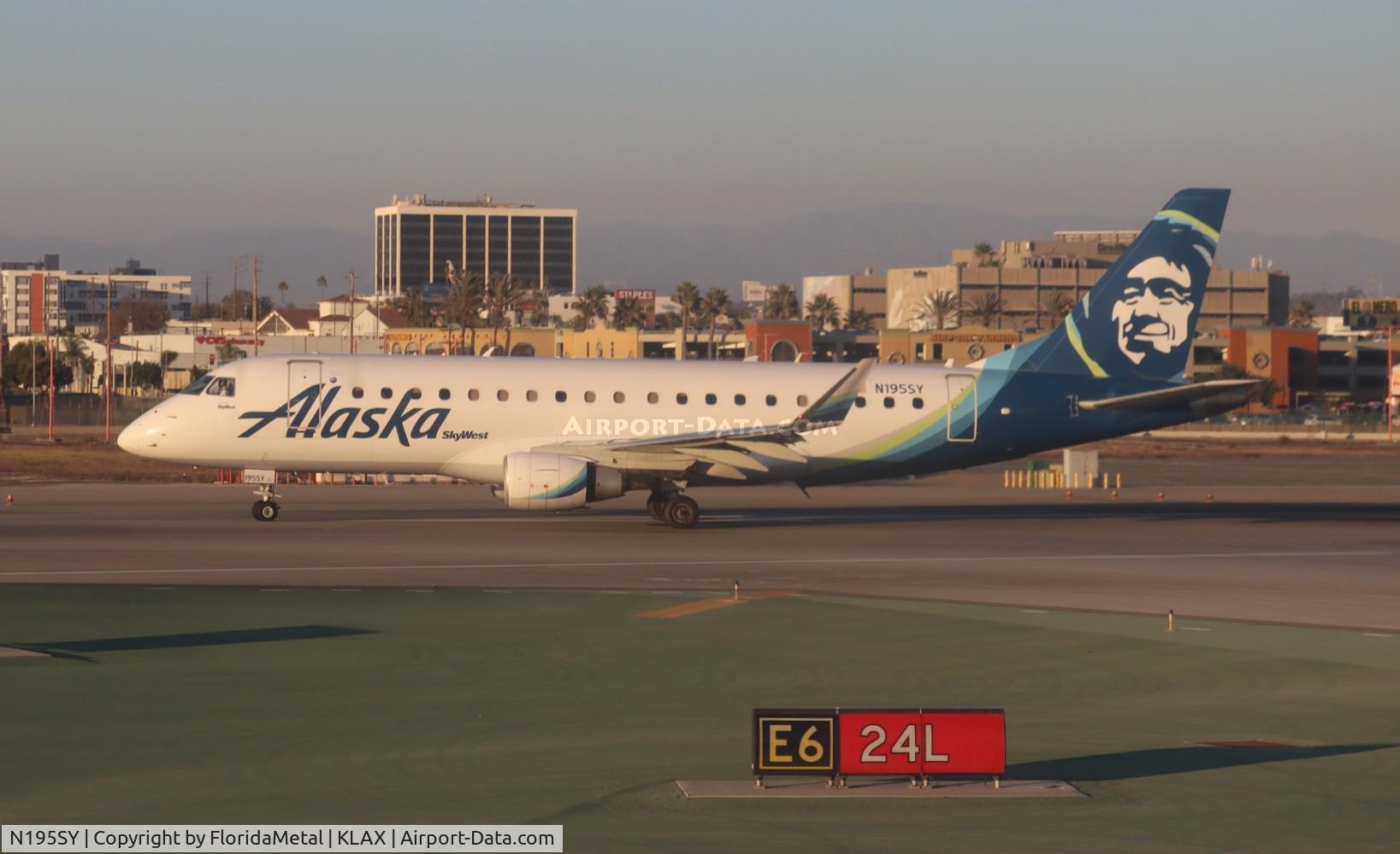 N195SY, 2017 Embraer 175LR (ERJ-170-200LR) C/N 17000698, SKW/ASA E175 zx lax-boi