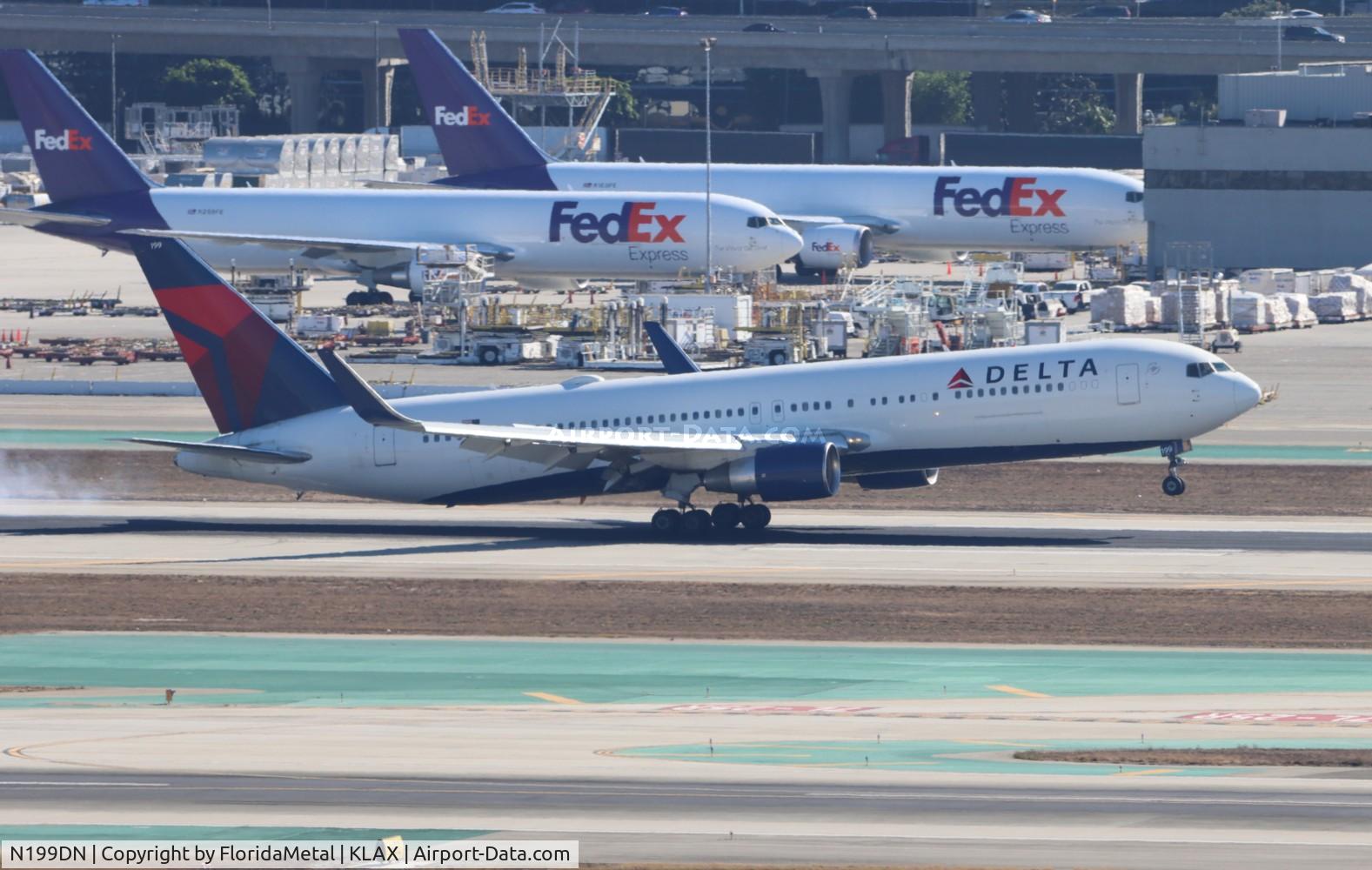 N199DN, 1998 Boeing 767-332/ER C/N 28456, DAL 763 zx jfk-lax