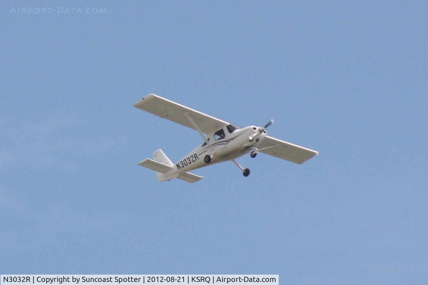 N3032R, Cessna 162 Skycatcher C/N 16200105, Cessna Skycatcher departs Sarasota-Bradenton International Airport
