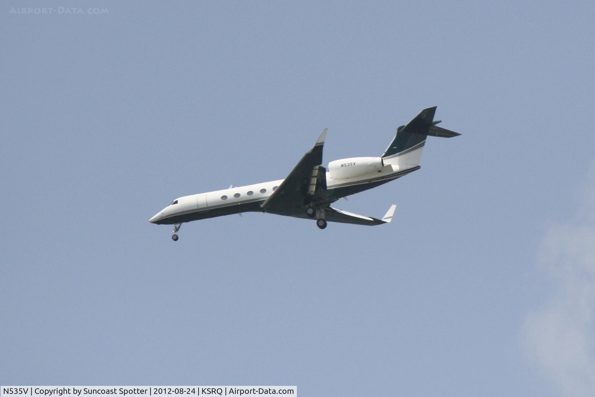 N535V, 1997 Gulfstream Aerospace G-V C/N 535, Gulfstream 535V departs SRQ