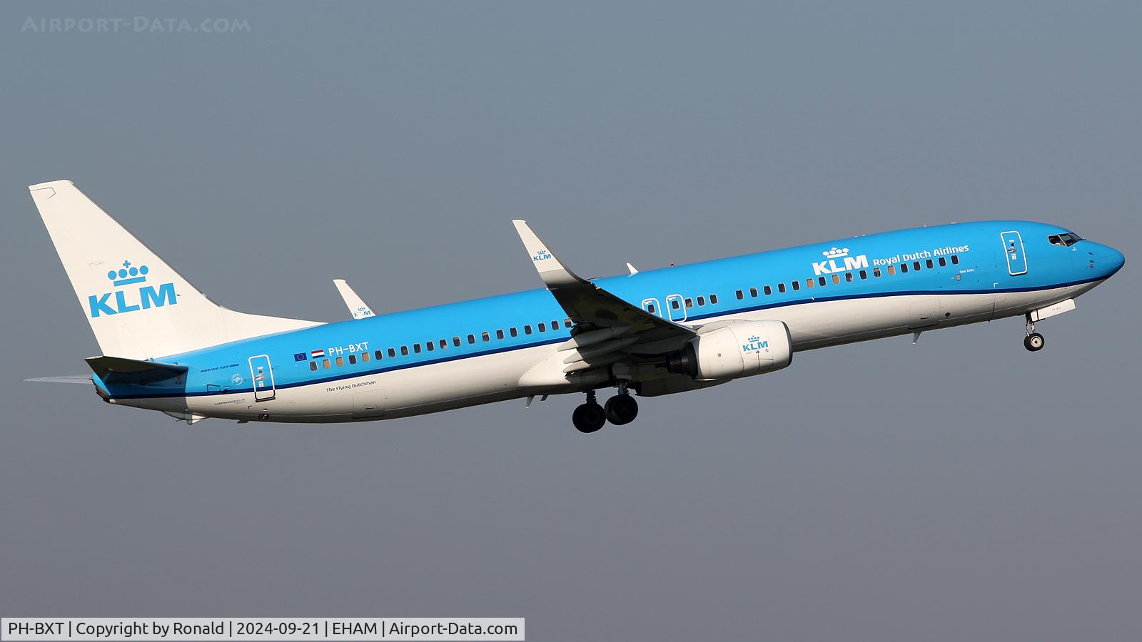 PH-BXT, 2004 Boeing 737-9K2 C/N 32944, at eham