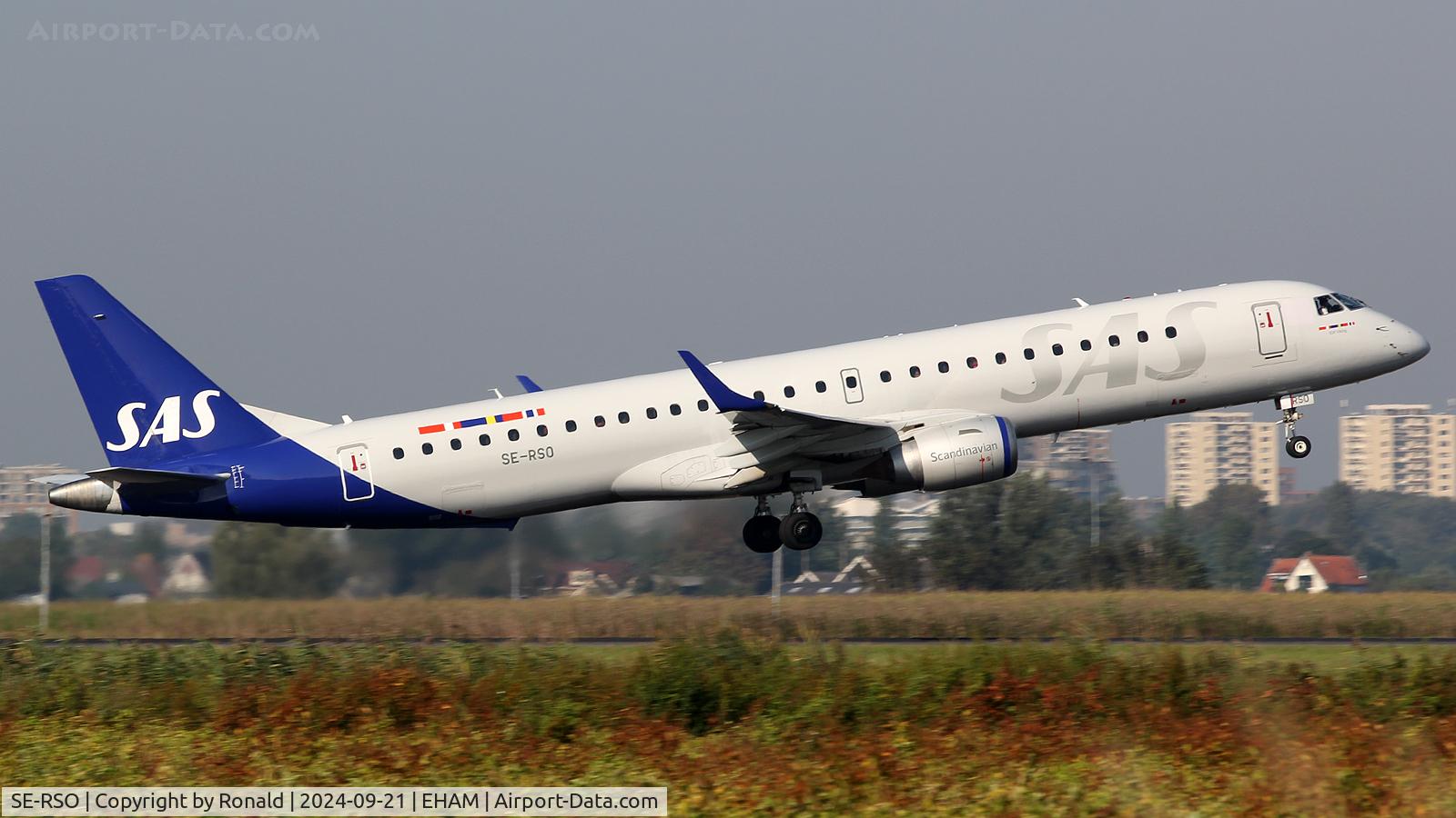 SE-RSO, 2008 Embraer 195LR (ERJ-190-200LR) C/N 19000168, at eham