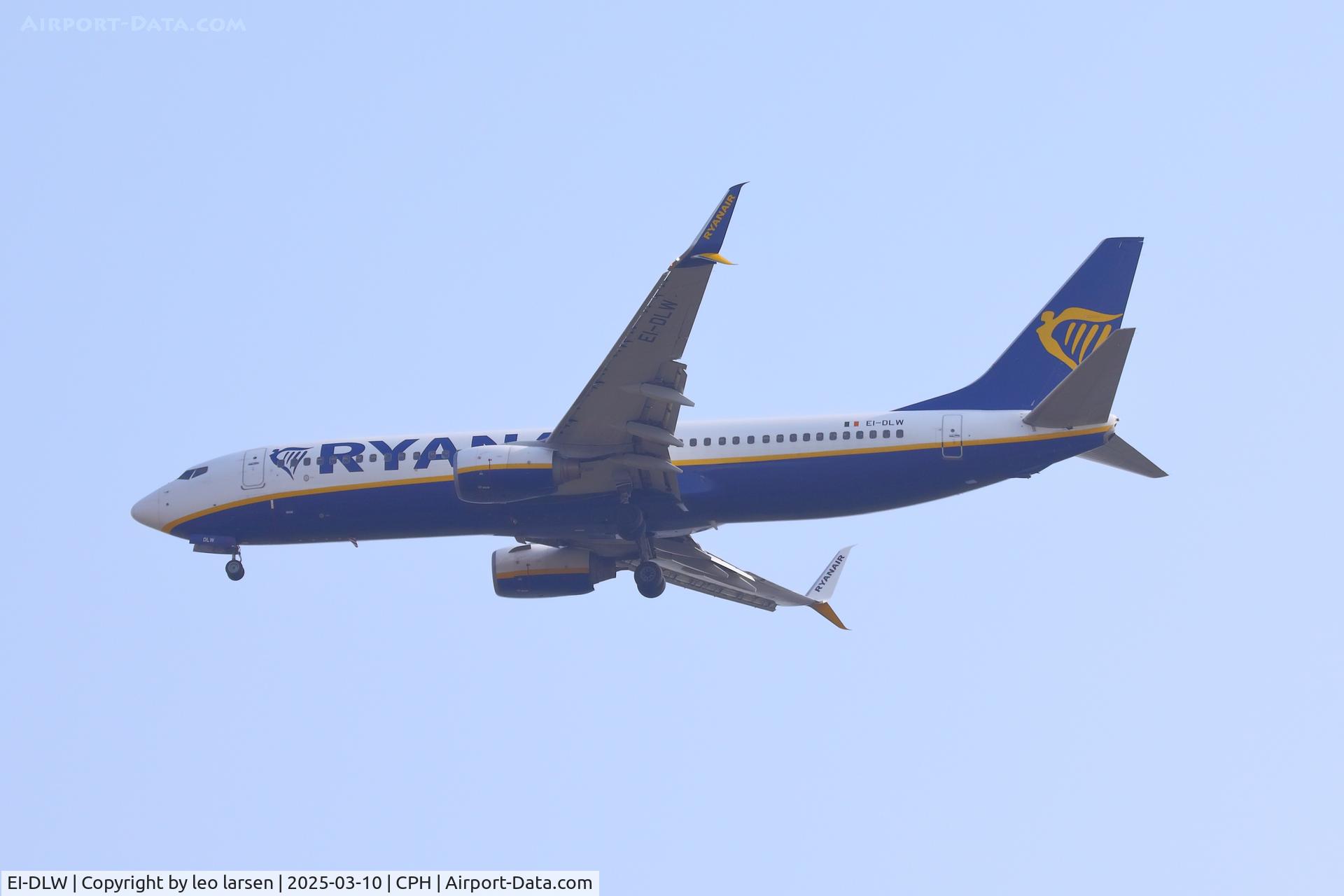 EI-DLW, 2006 Boeing 737-8AS C/N 33599, Copenhagen 10.3.2025 L/D R-04R