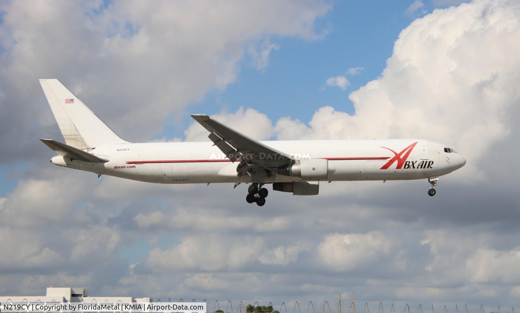 N219CY, 1989 Boeing 767-383/ER C/N 24358, ABX 767-300F zx after go around