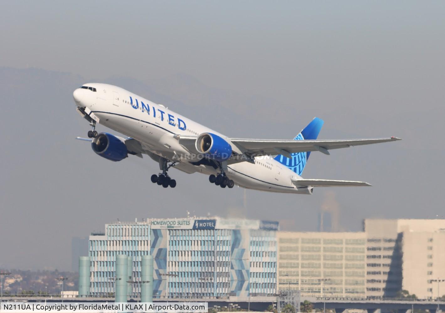 N211UA, 2000 Boeing 777-222 C/N 30217, UAL 772 oc zx lax-ord