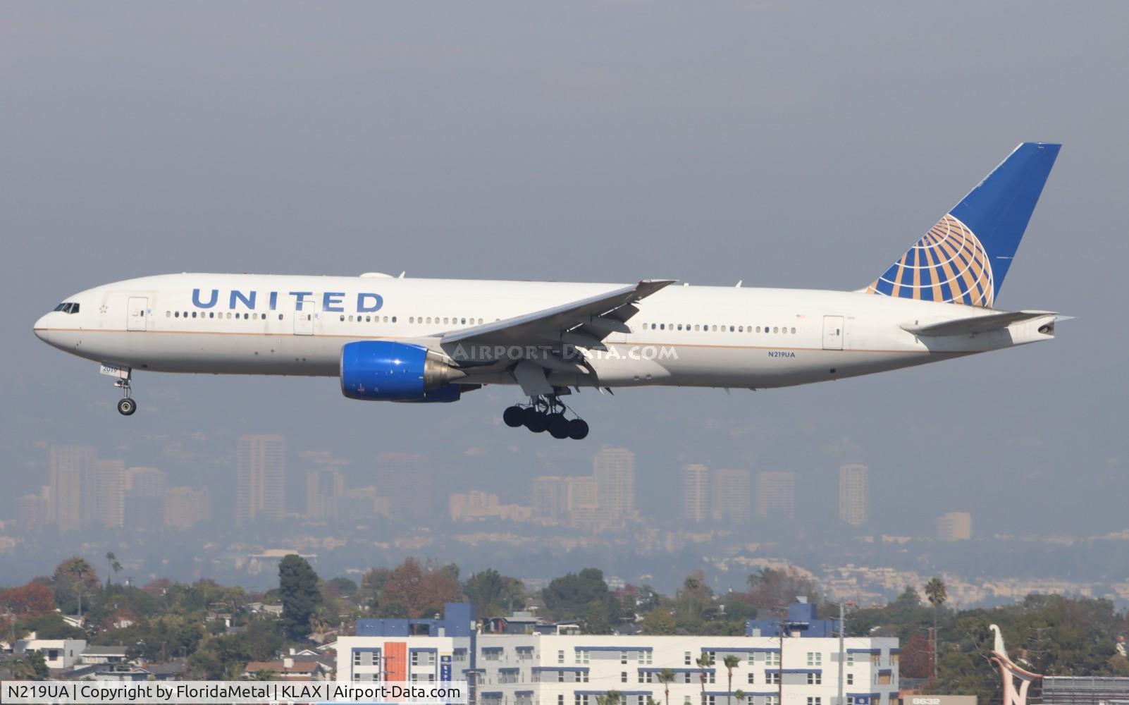 N219UA, 2001 Boeing 777-222 C/N 30551, UAL 772 oc zx ord-lax