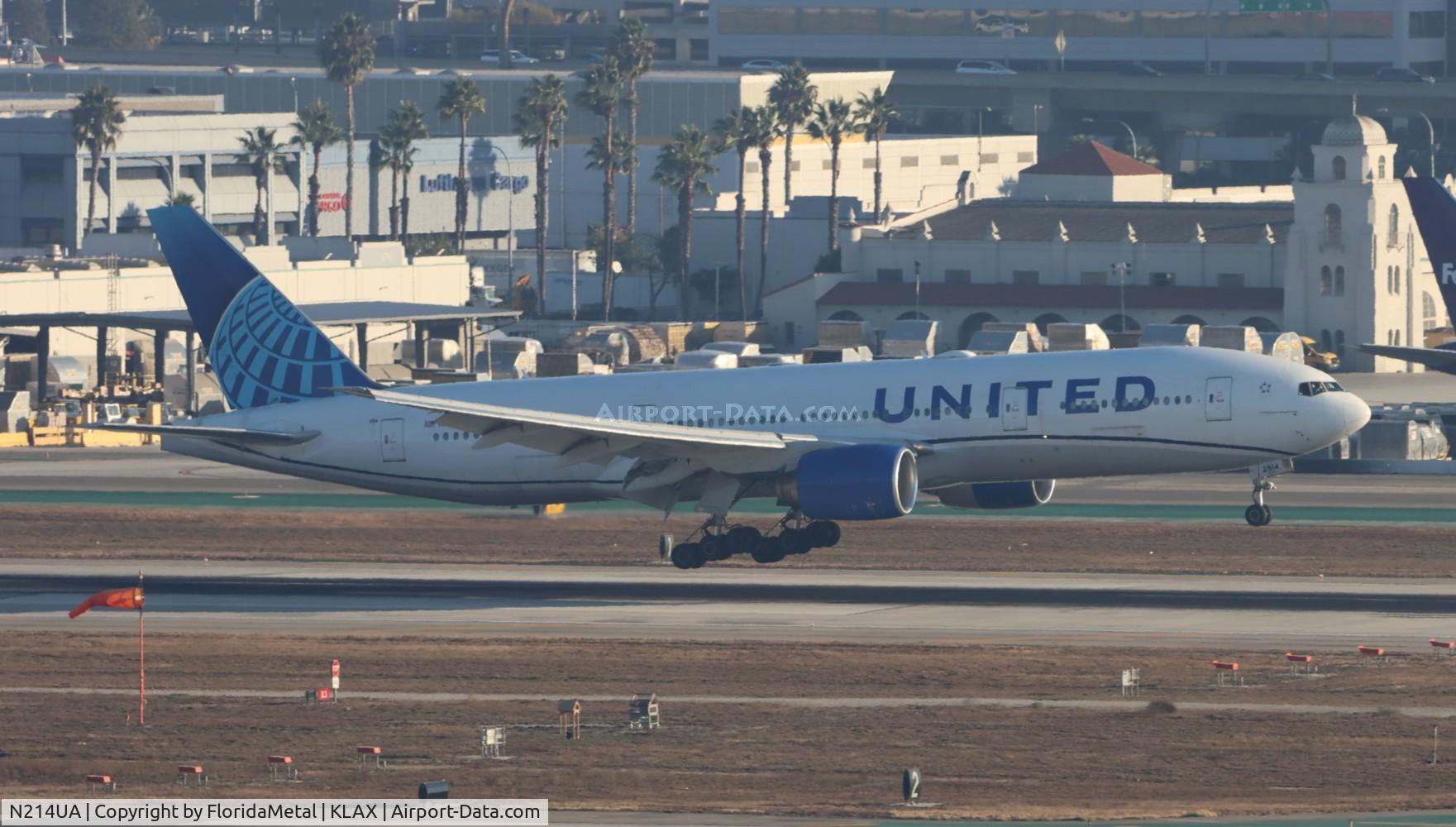 N214UA, 2000 Boeing 777-222 C/N 30220, UAL 772 nc zx ord-lax