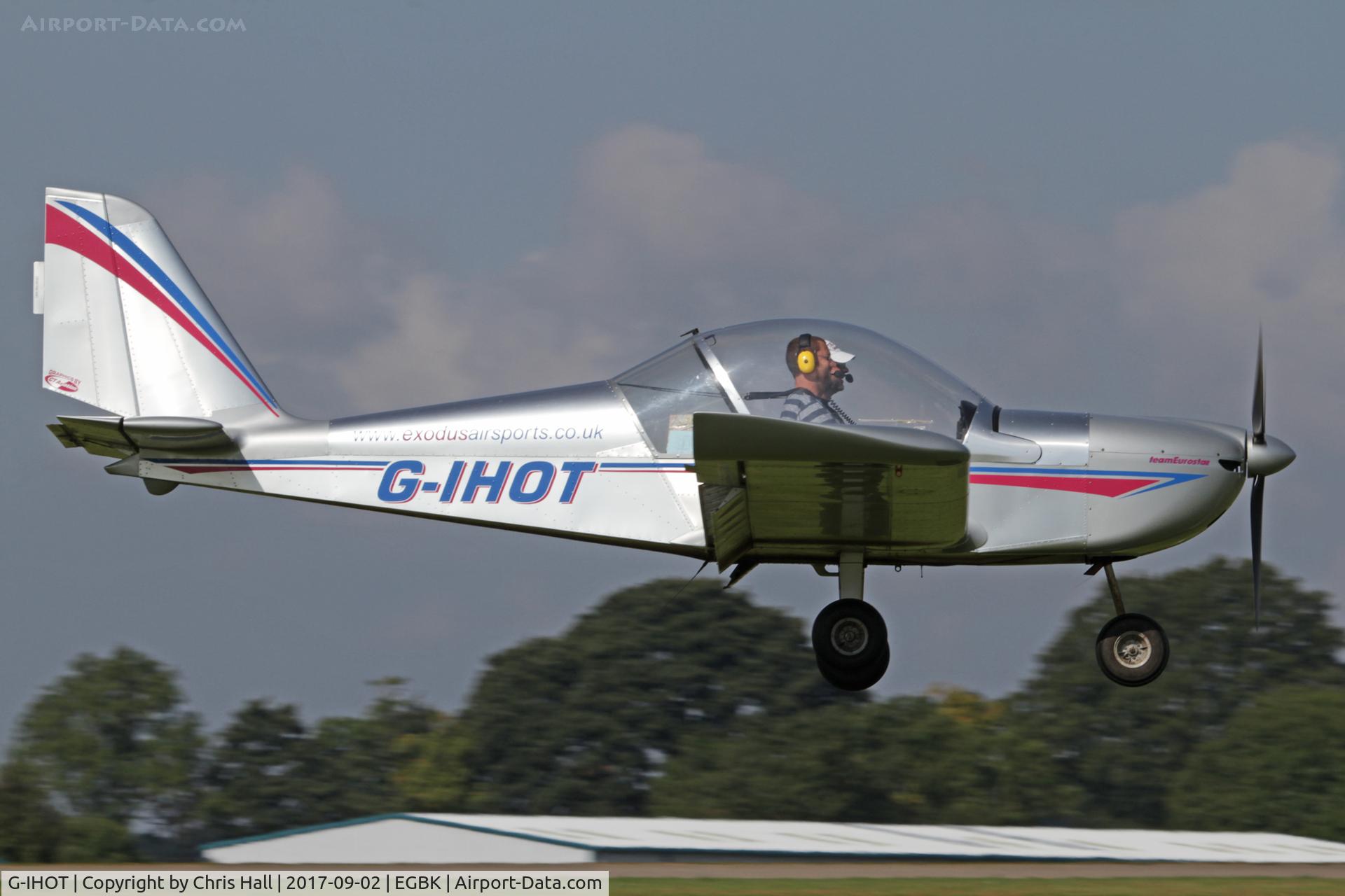 G-IHOT, 2004 Cosmik EV-97 TeamEurostar UK C/N 2007, LAA Rally 2017, Sywell
