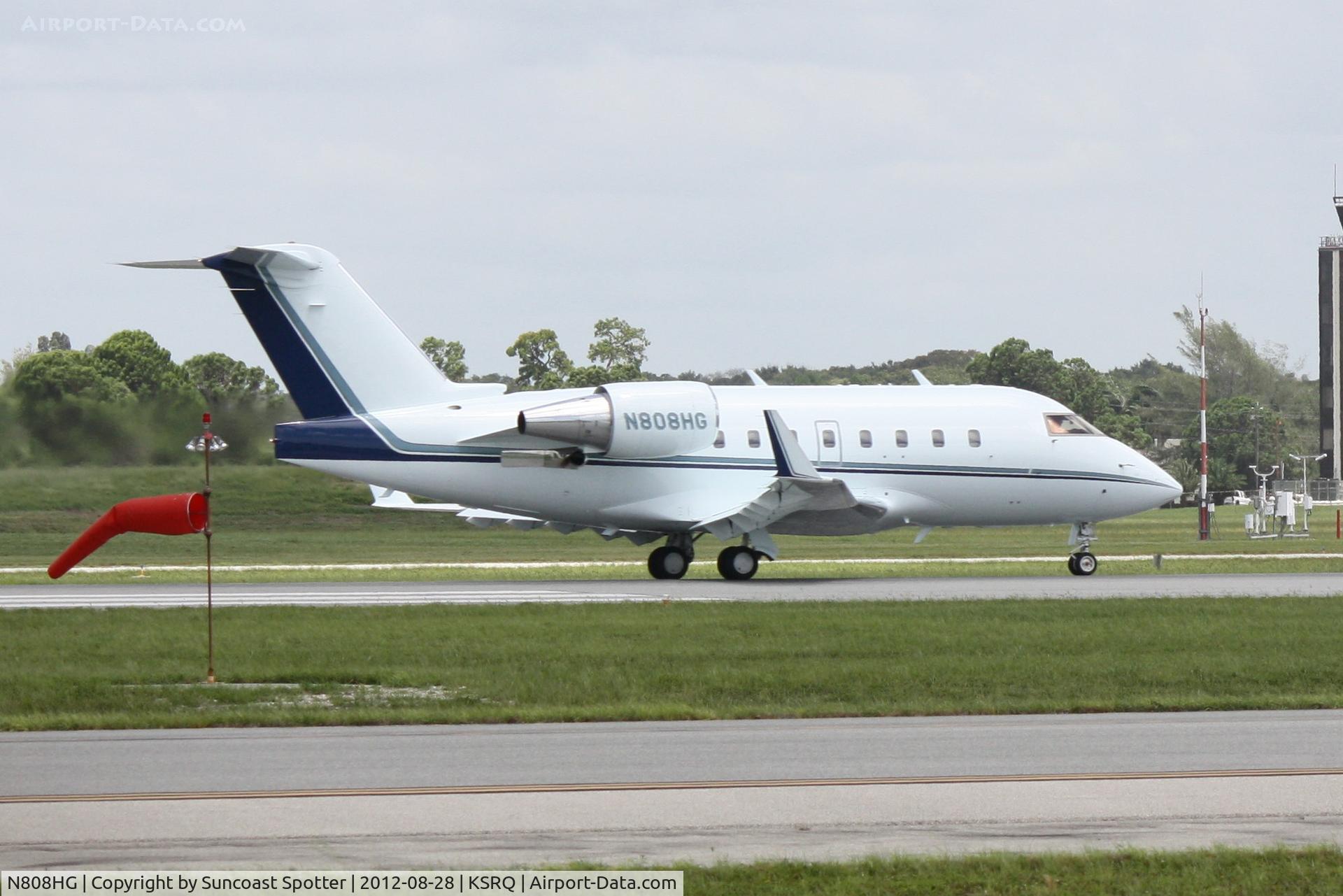 N808HG, 1994 Canadair Challenger 601-3R (CL-600-2B16) C/N 5157, Bombardier Challenger 600 departs Sarasota-Bradenton International Airport