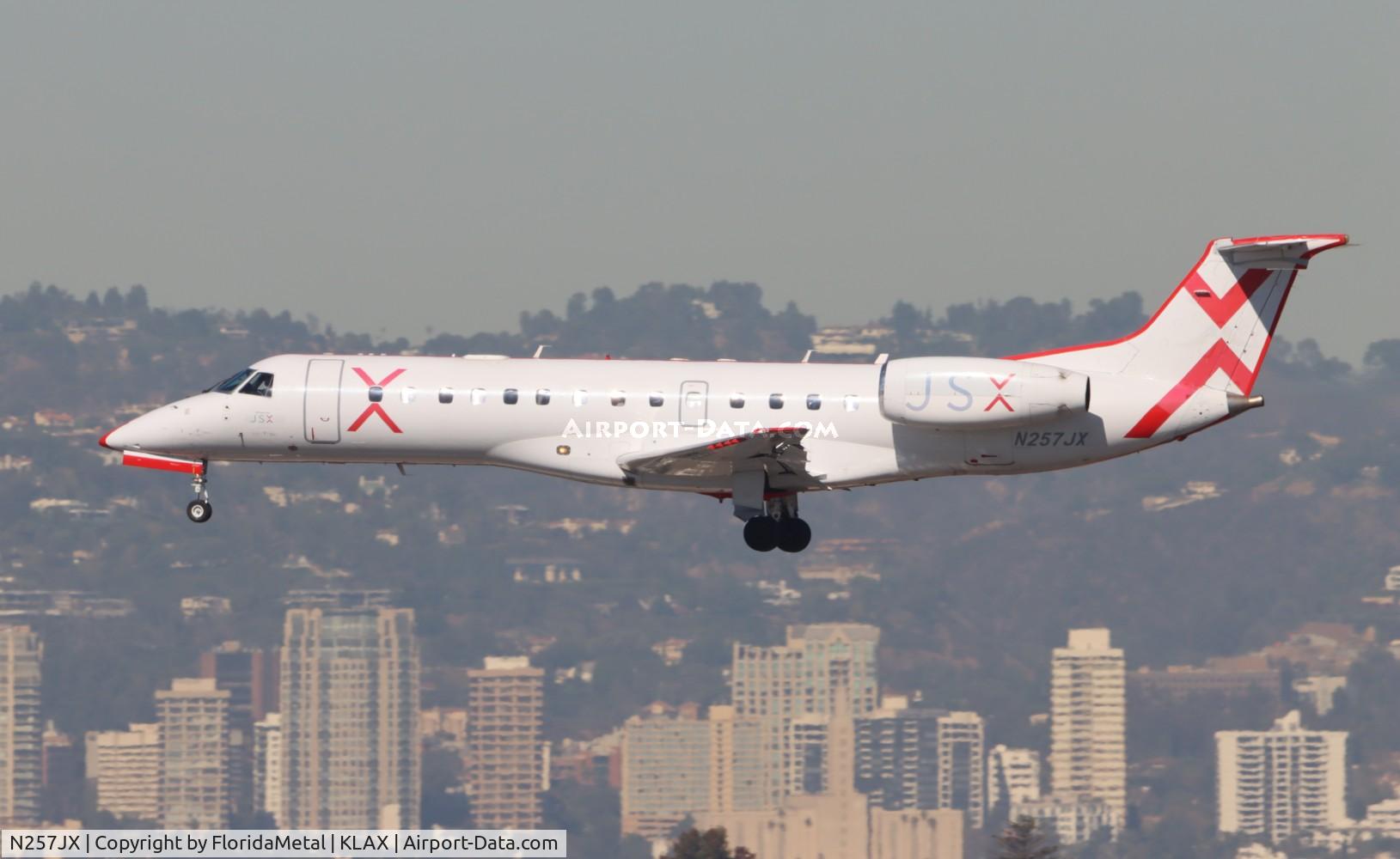 N257JX, 2000 Embraer ERJ-135LR (EMB-135LR) C/N 145314, JSX E135 zx las-lax