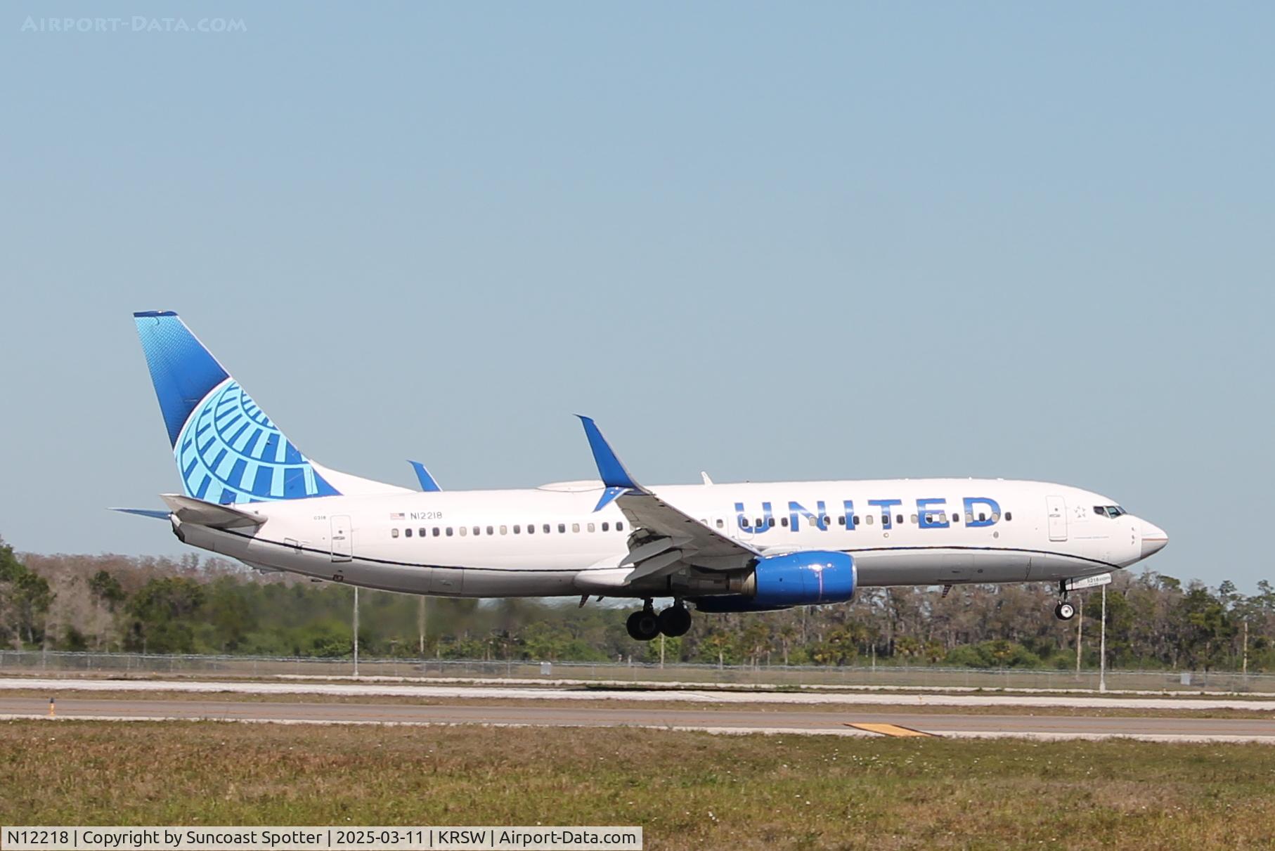 N12218, 1998 Boeing 737-824 C/N 28778, United Flight 1406 arrives at Southwest Florida International Airport following flight from Washington-Dulles International Airport